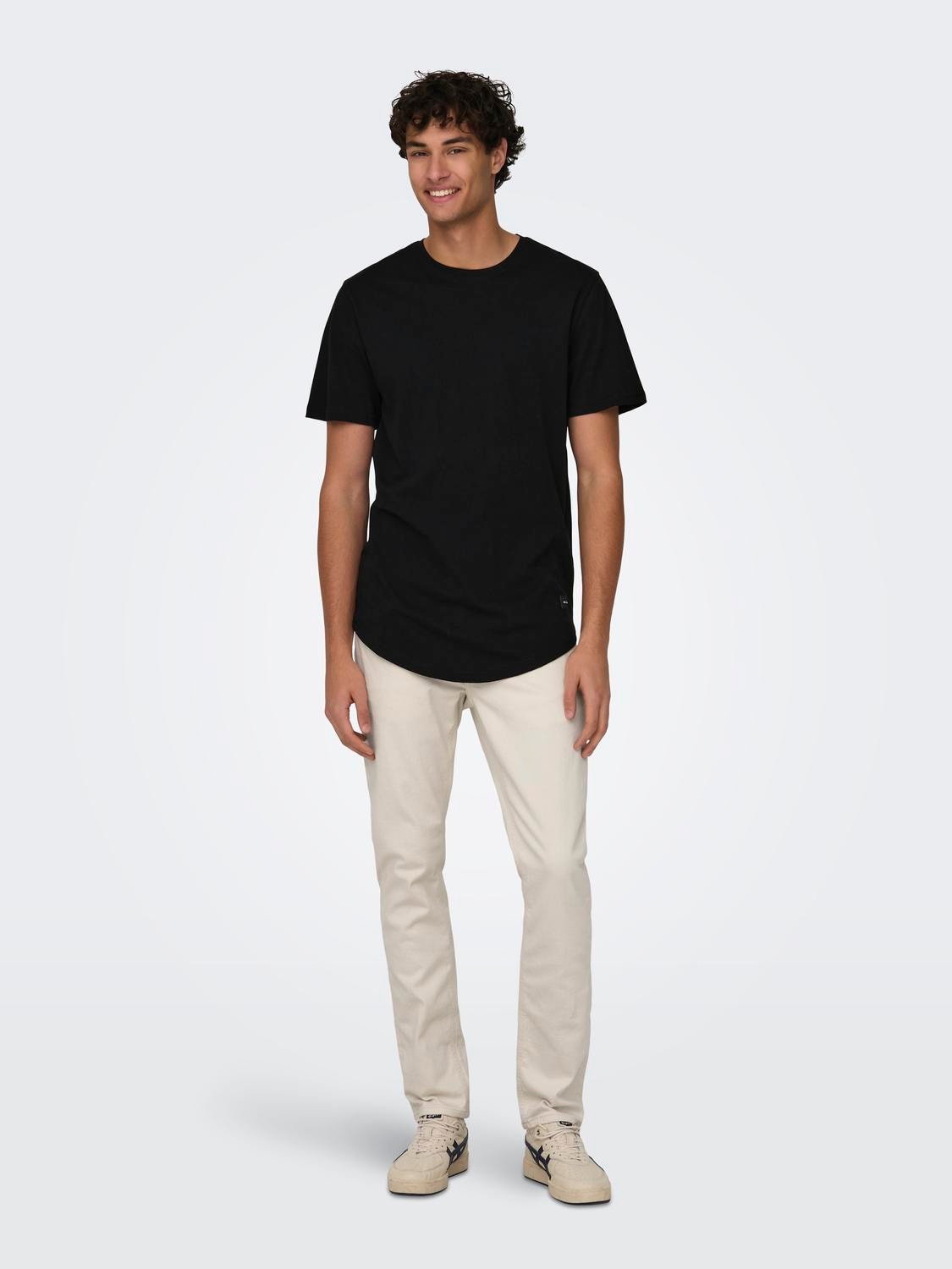 ONLY & SONS Long Line Fit Round Neck T-Shirt -Black - 22002973