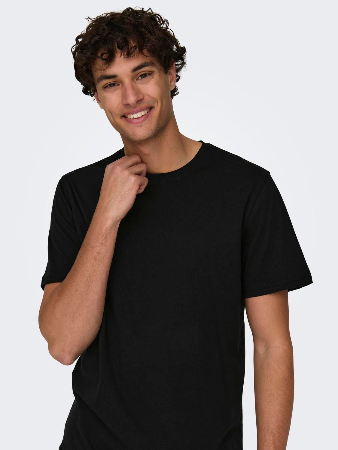 ONSMATT T-shirt | Black | ONLY & SONS®