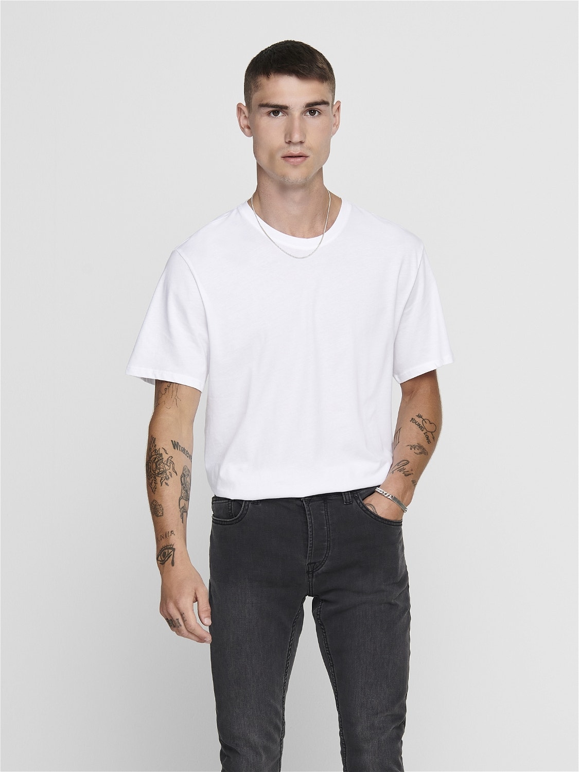 ONLY & SONS Long o-neck t-shirt -White - 22002973