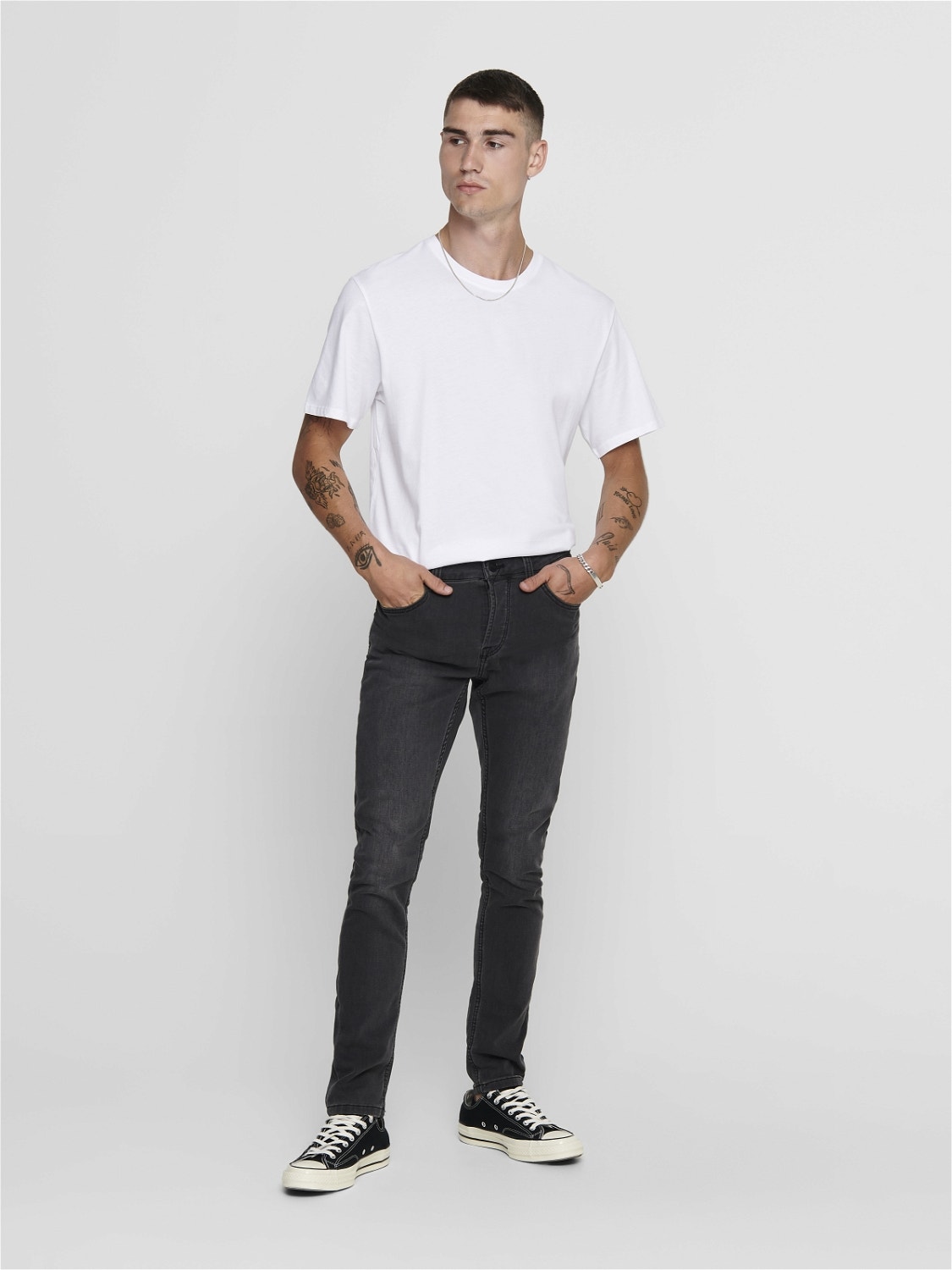 ONLY & SONS Long Line Fit O-hals T-skjorte -White - 22002973