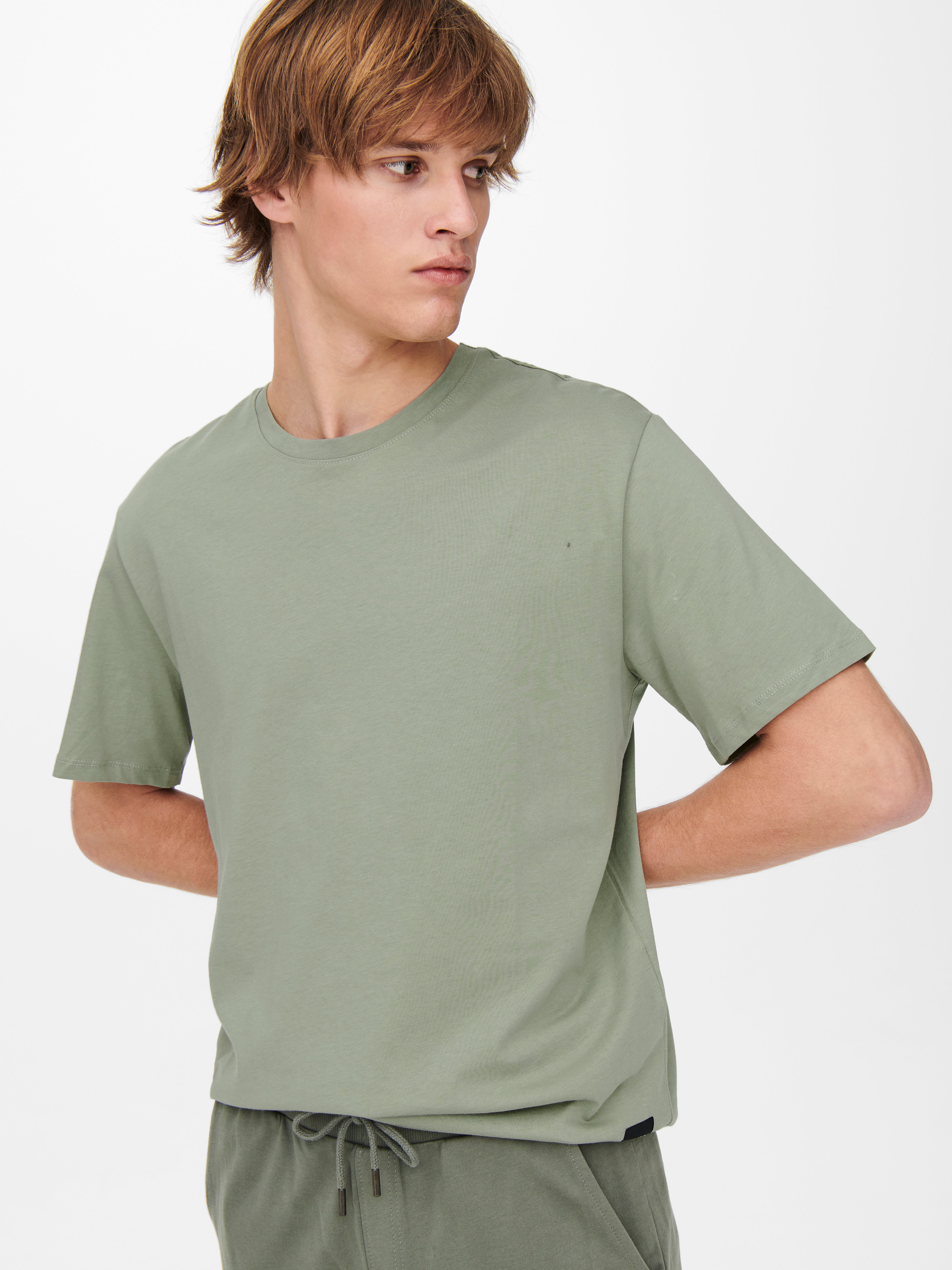 Long Line Fit O-Neck T-Shirt | Medium 