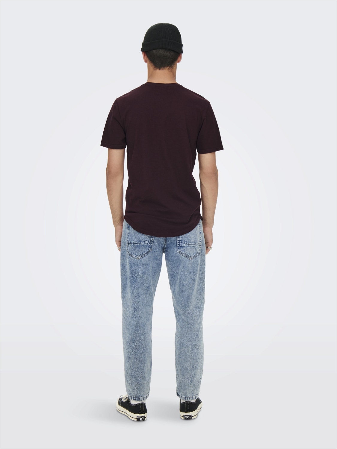 ONLY & SONS Long Line Fit Round Neck T-Shirt -Fudge - 22002973