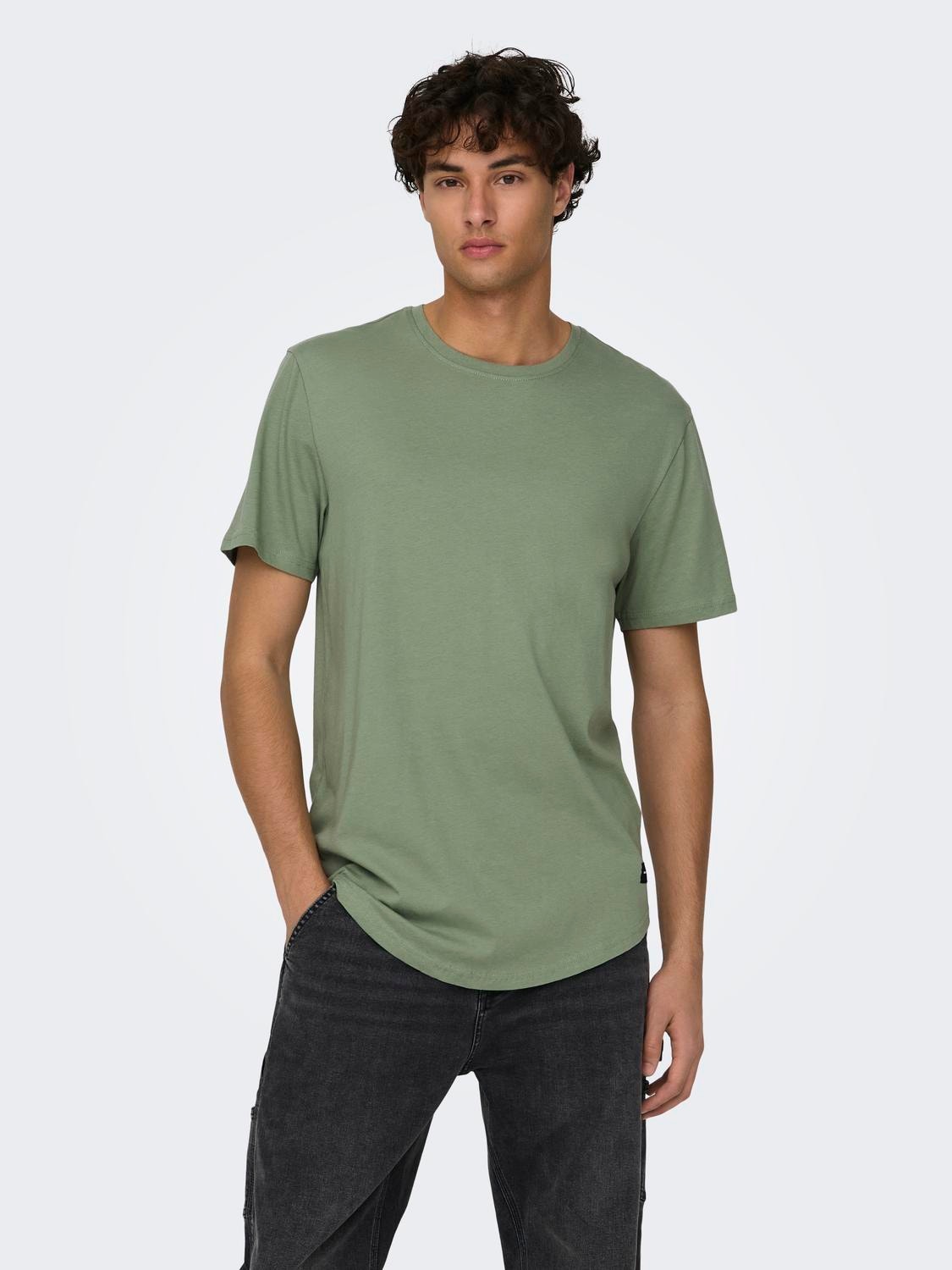 ONLY & SONS Long Line Fit O-hals T-skjorte -Hedge Green - 22002973
