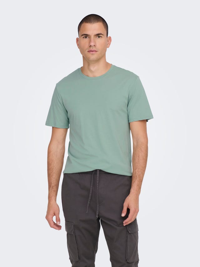 ONLY & SONS Long Line Fit Round Neck T-Shirt - 22002973