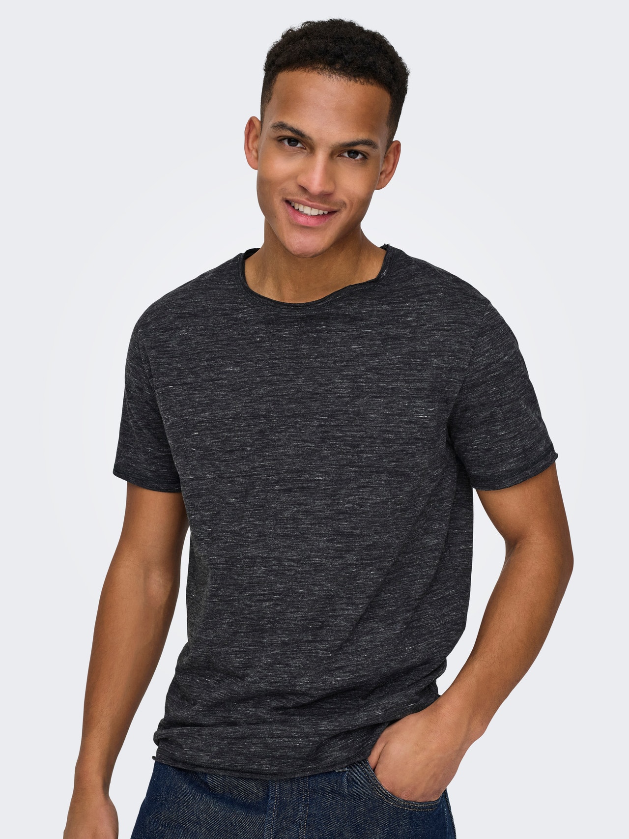 ONLY & SONS Regular Fit Round Neck T-Shirt -Black - 22005108