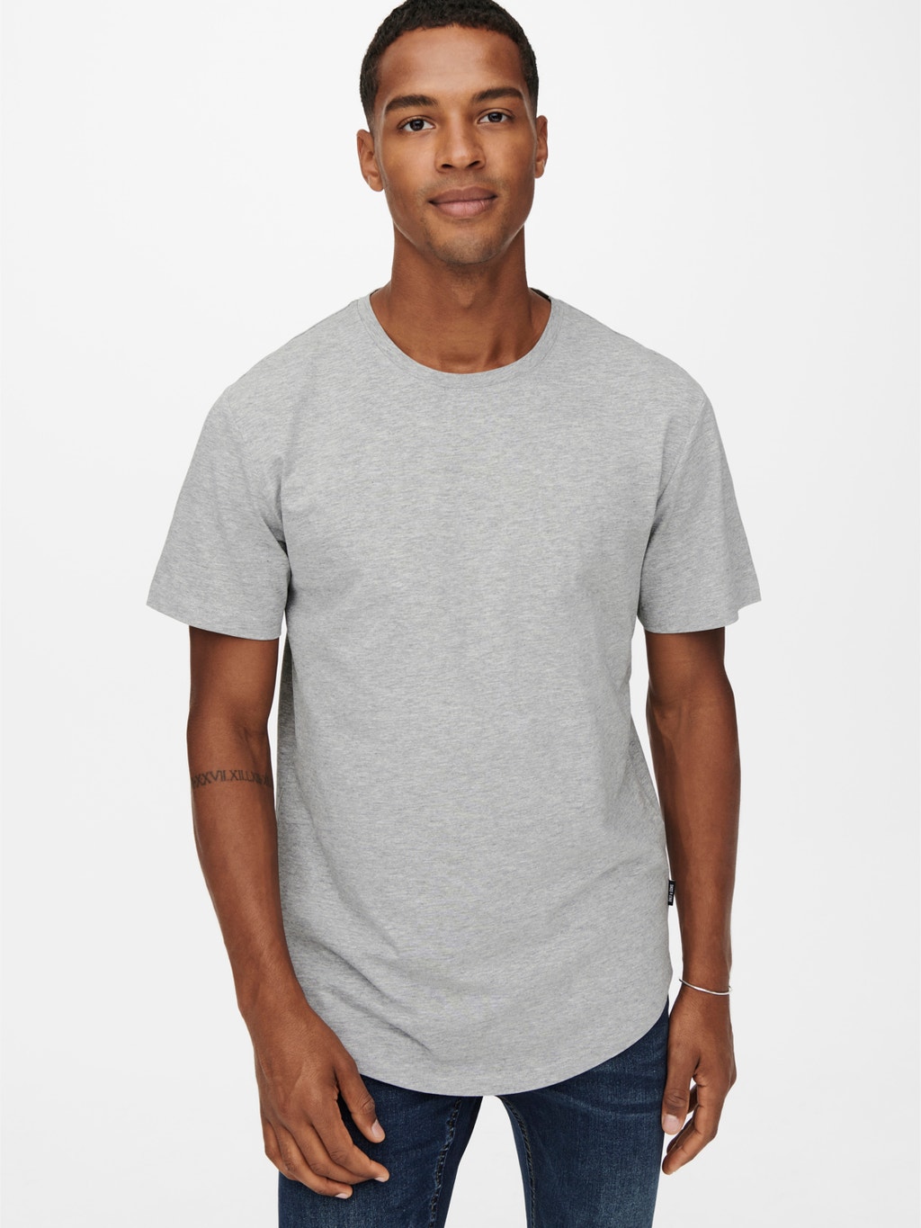 zonlicht Zaailing Verscherpen Long line fit O-hals T-shirts | Wit | ONLY & SONS®