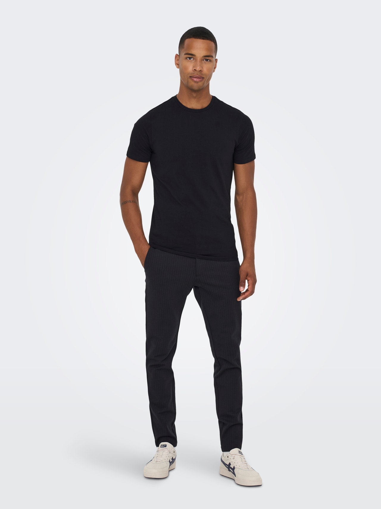 ONLY & SONS Tapered Fit Trousers -Black - 22013727