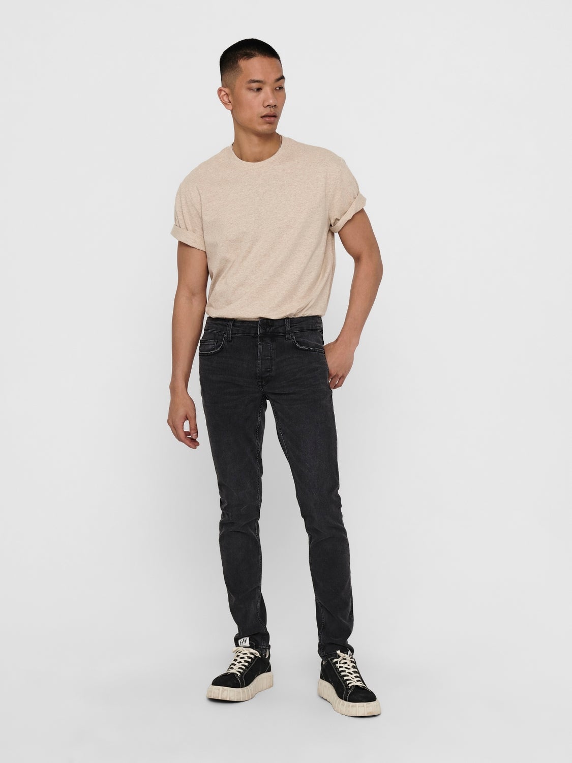 ONSLOOM Mid waist Slim Fit Jeans | Medium Grey | ONLY & SONS® ONSLOOM Mid waist Slim Fit Jeans | Medium Grey | ONLY & SONS®
