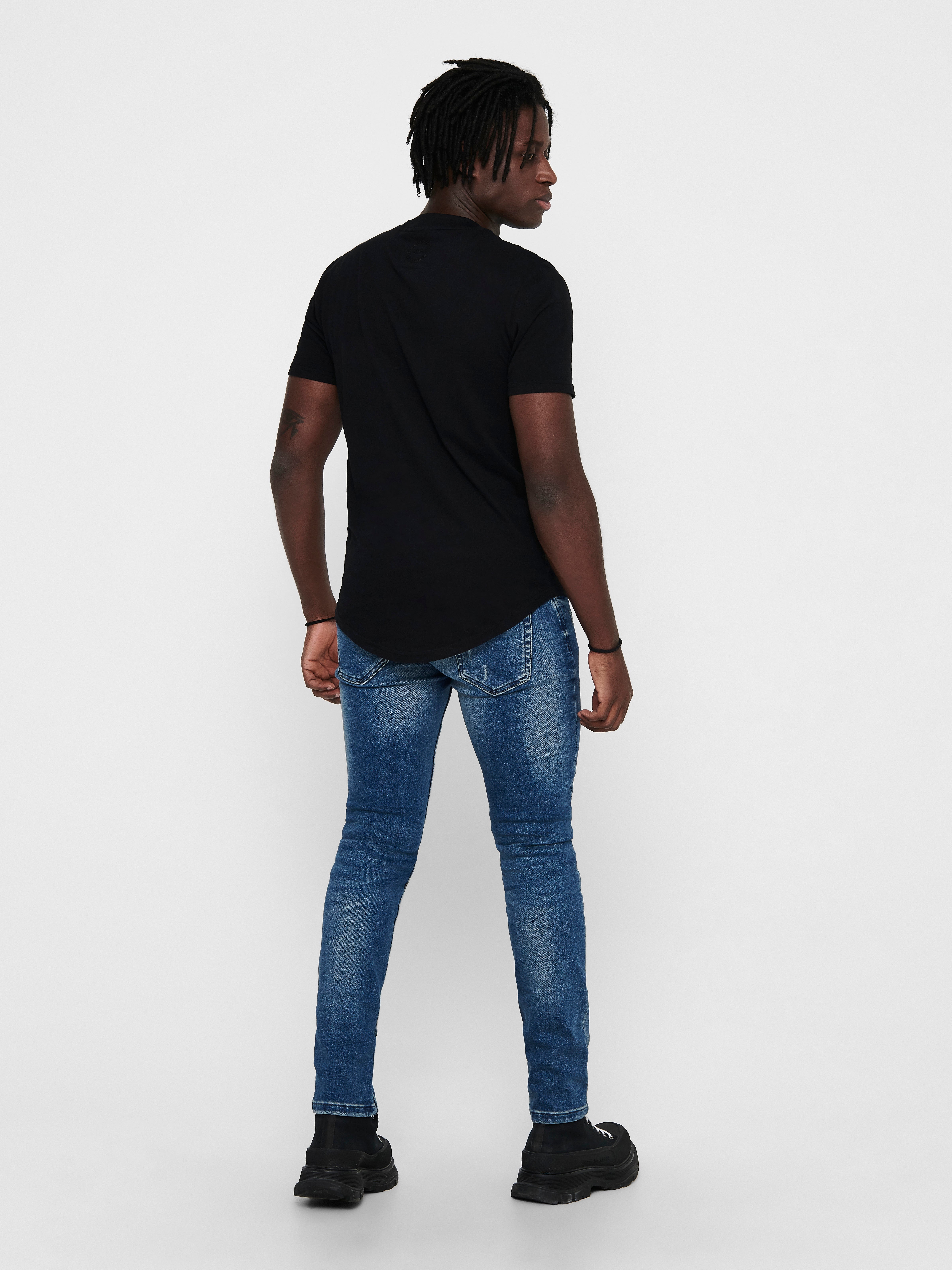 Long Line Fit U-Neck T-Shirt with 46 