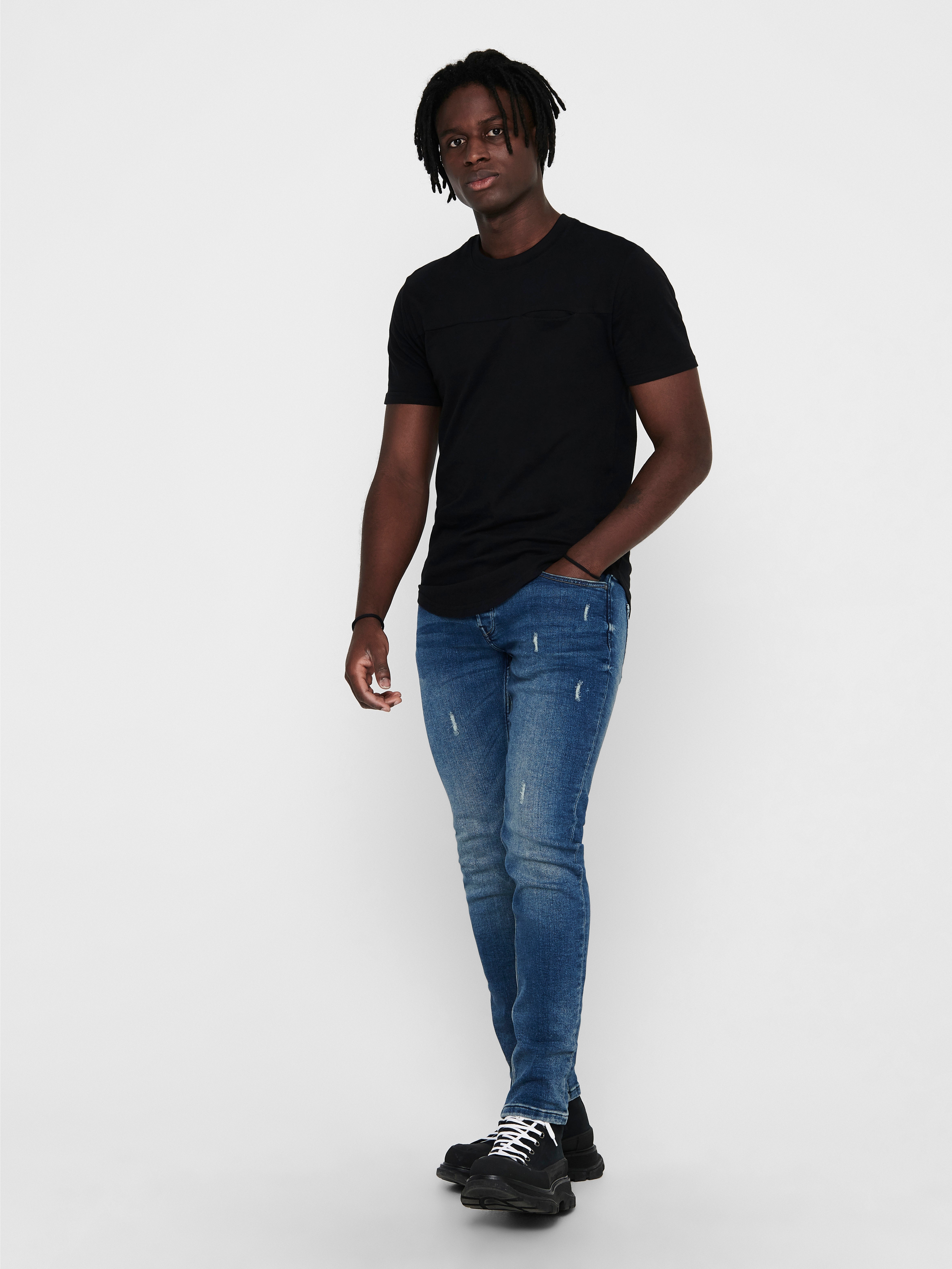 Long Line Fit U-Neck T-Shirt with 46 