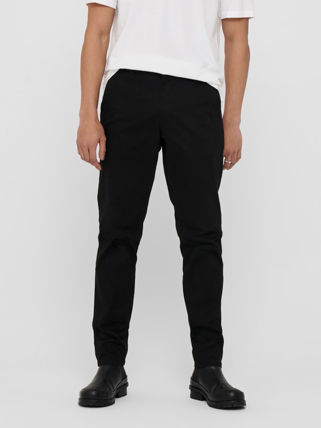 Pantalones chinos para hombre | ONLY \u0026 SONS.