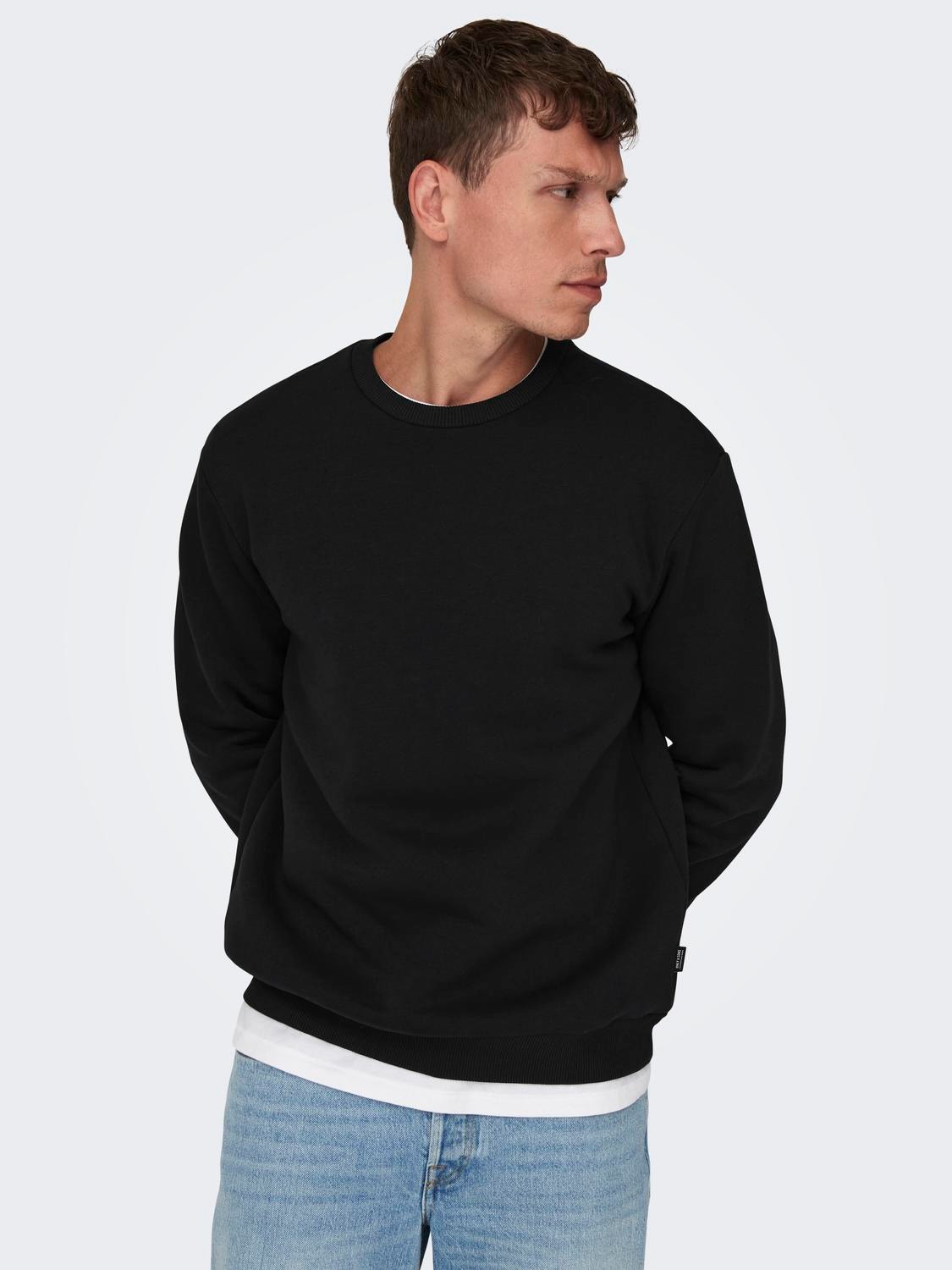 ONLY & SONS Regular Fit Round Neck Sweatshirt -Black - 22018683