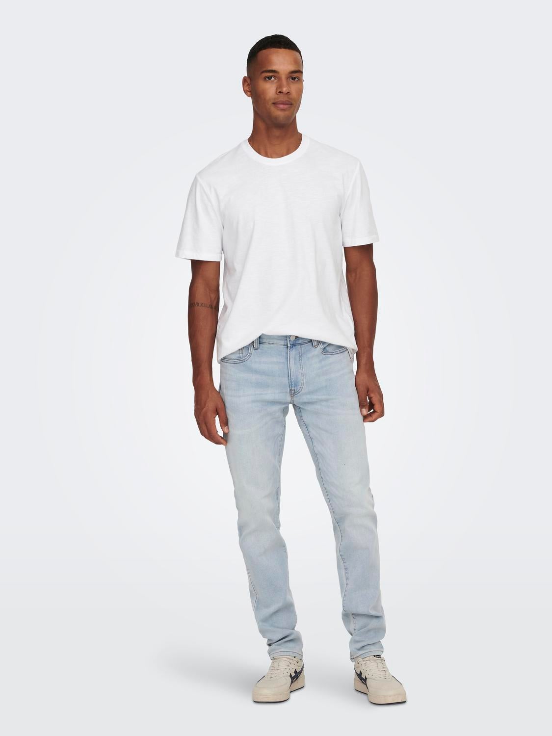 White t shirt hot sale and light blue jeans