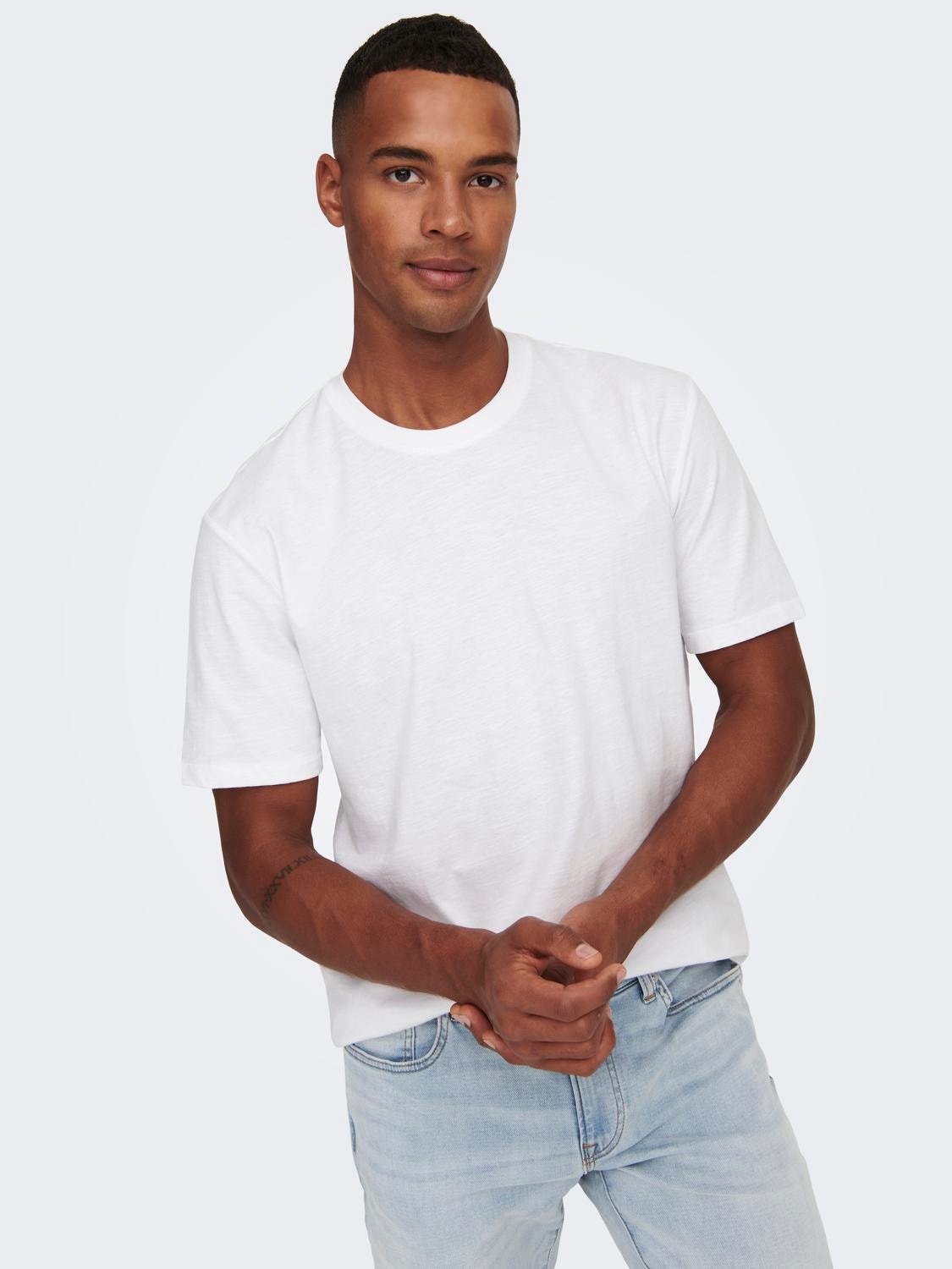 ONLY & SONS Normal geschnitten Rundhals T-Shirt -White - 22020074