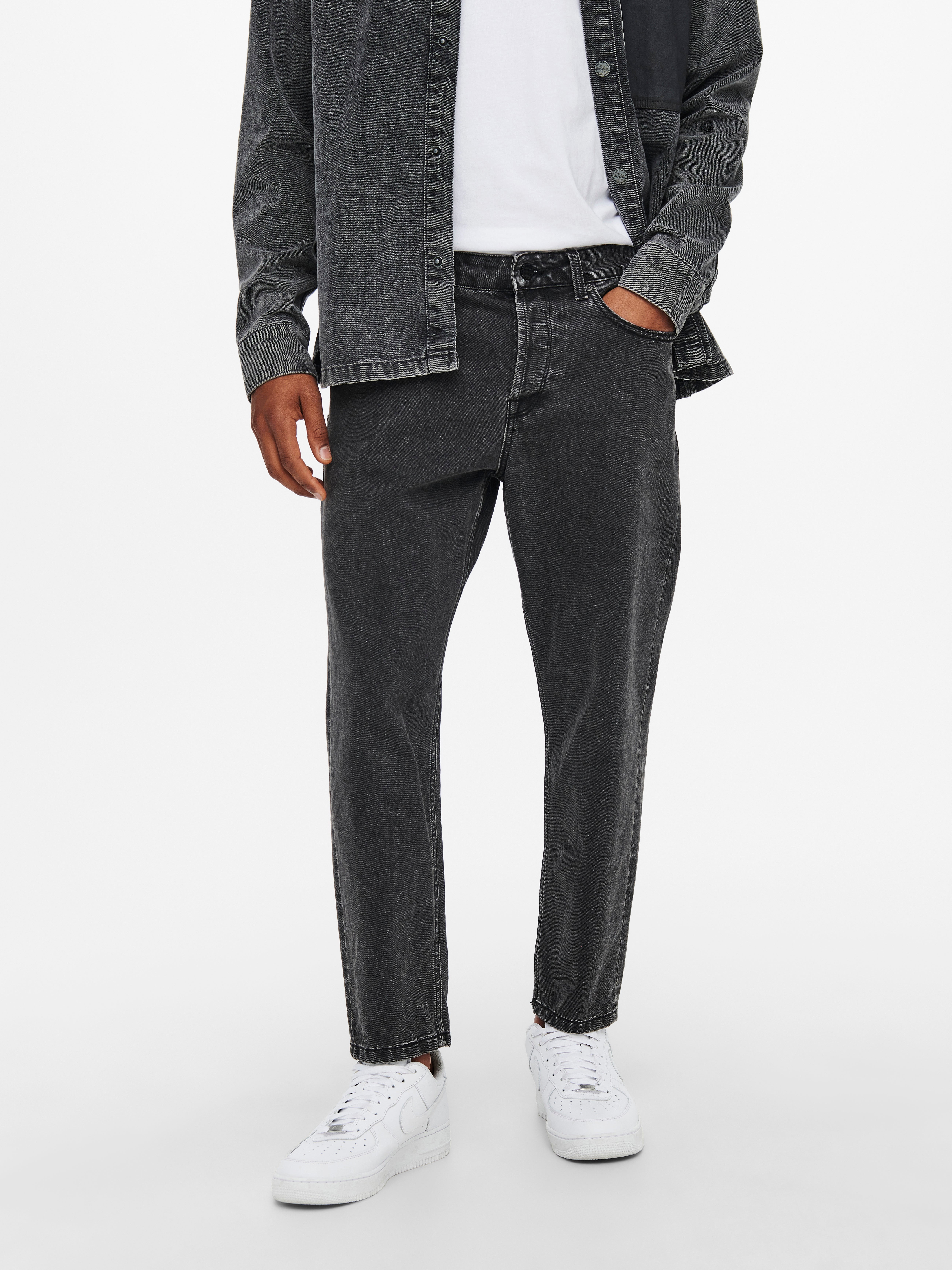Jeans Tapered Fit scontato del 40 