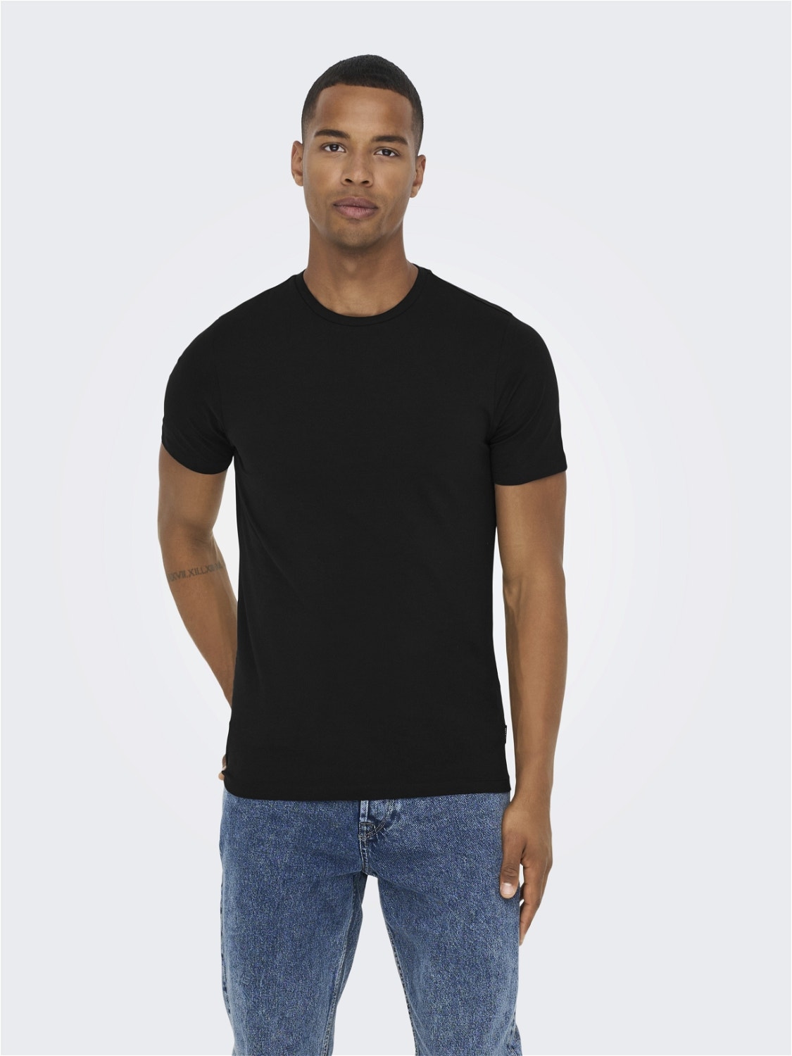 ONLY & SONS Krój slim Okrągły dekolt T-shirt -Black - 22021181