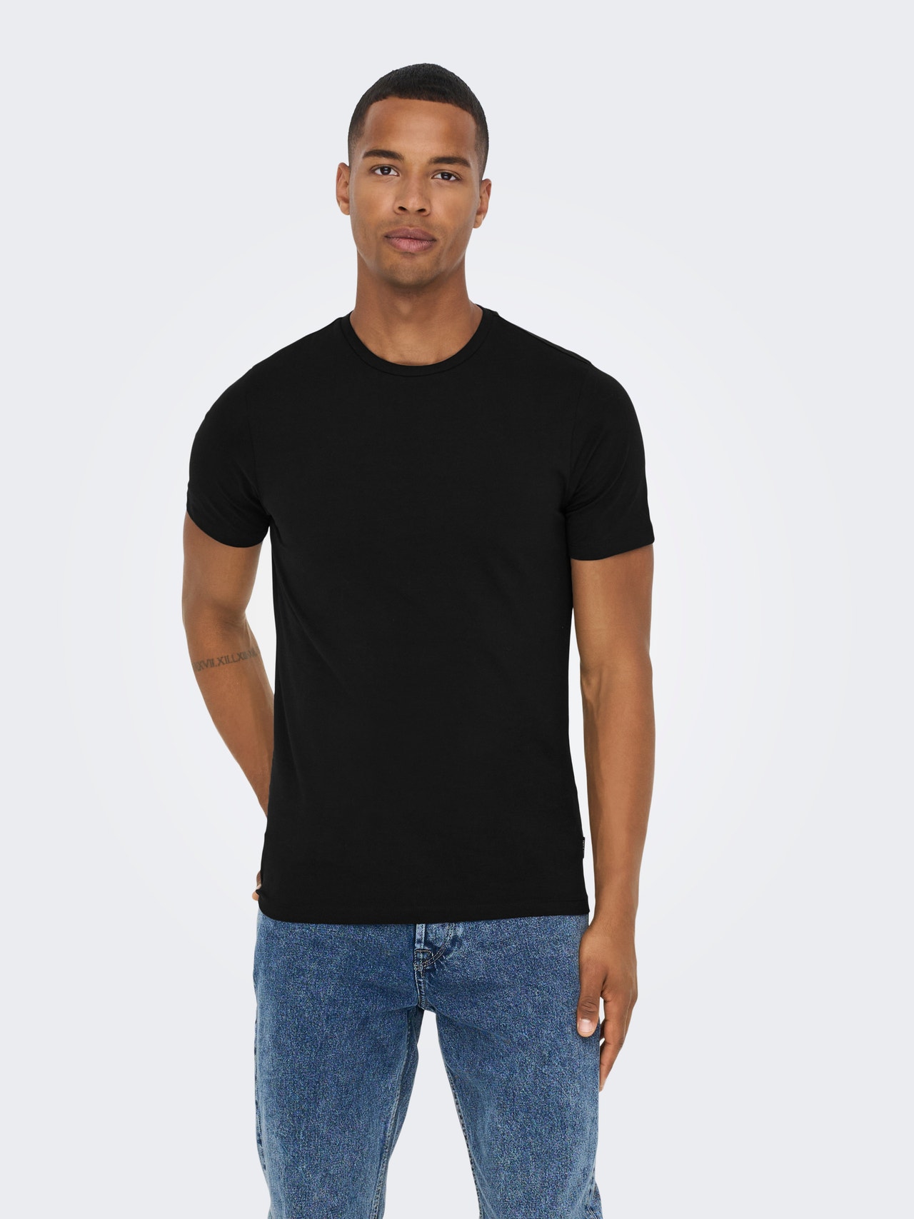 Camisetas slim Cuello redondo | Negro | ONLY & SONS®