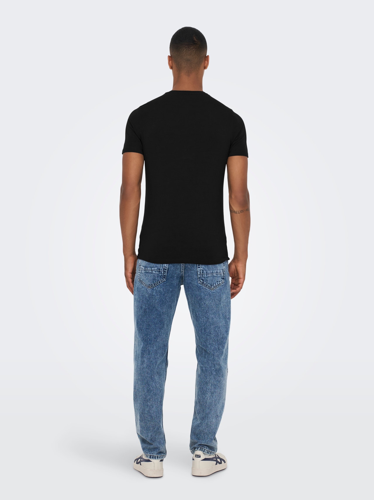 ONLY & SONS Krój slim Okrągły dekolt T-shirt -Black - 22021181