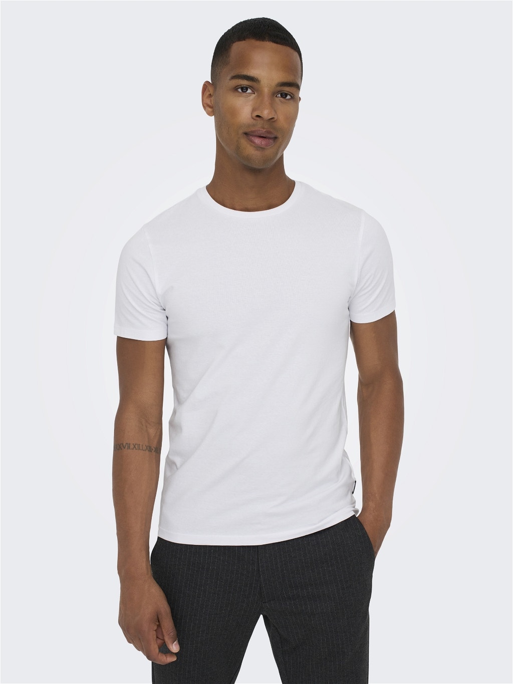 communicatie Monopoly Wegversperring Slim fit O-hals T-shirts | Wit | ONLY & SONS®