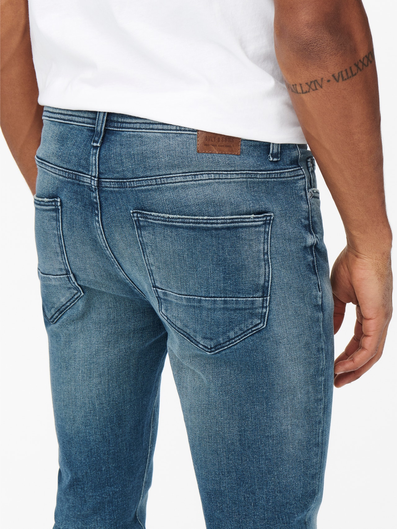 ONLY & SONS Slim Fit Mittlere Taille Offener Saum Jeans -Blue Denim - 22021423