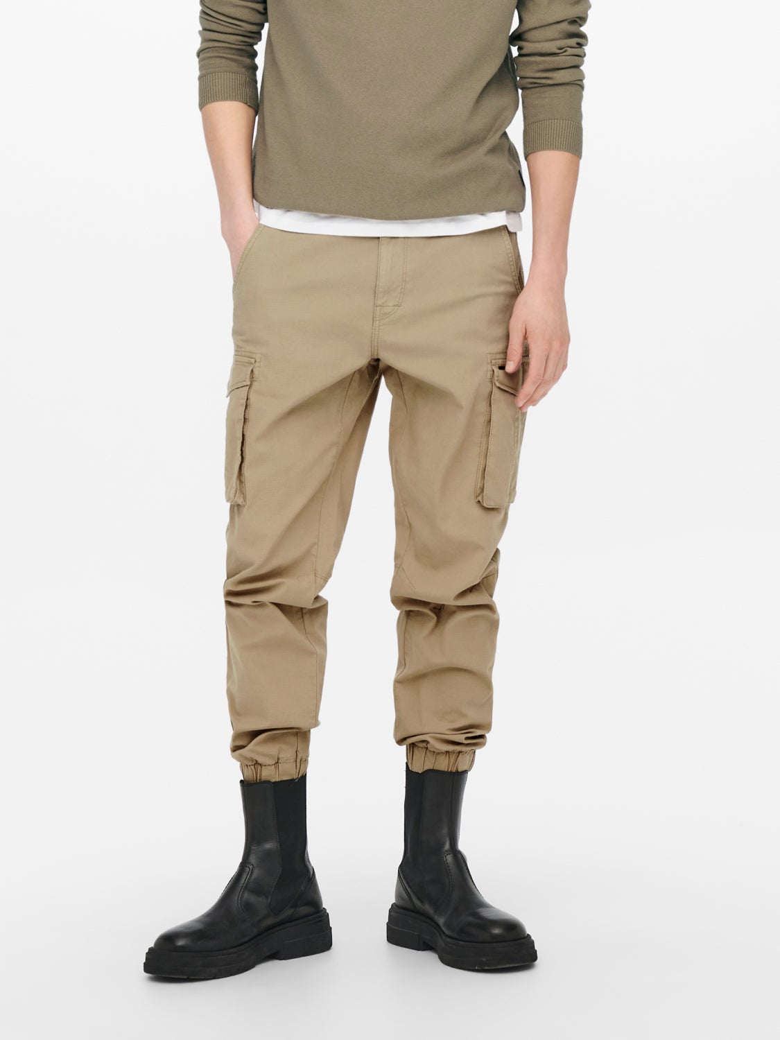 pantalon tapered fit