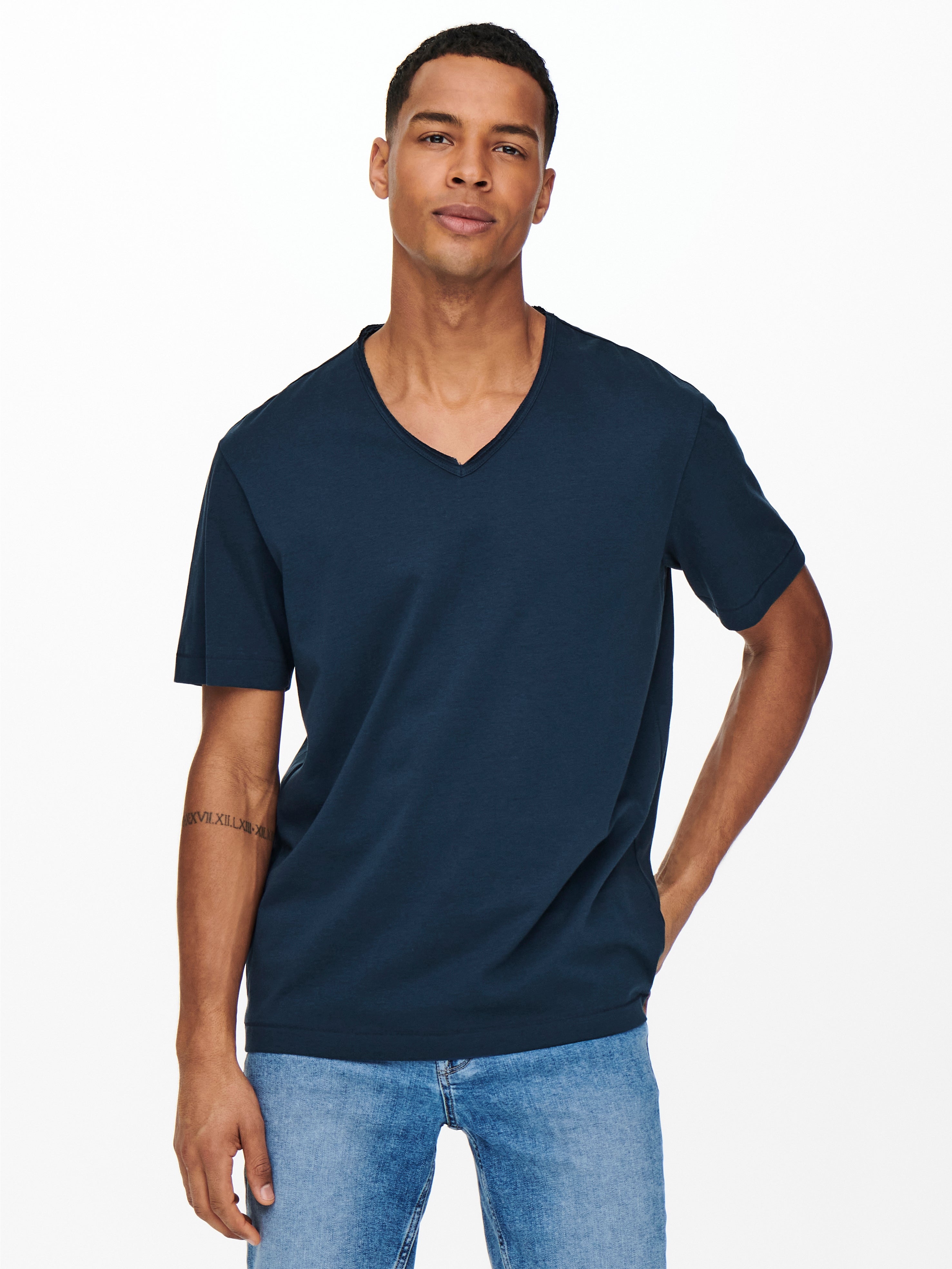 gap v neck tee mens