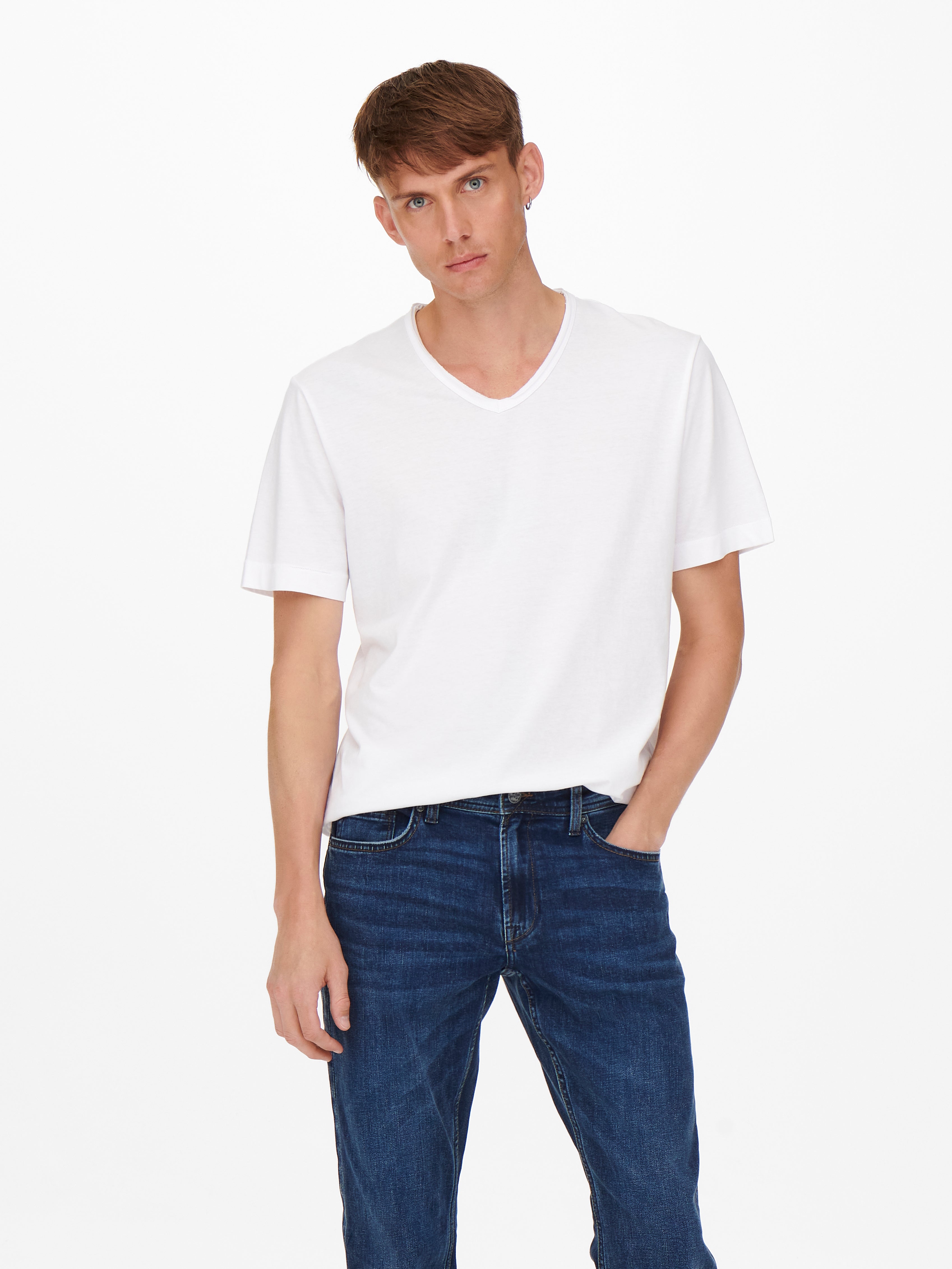 V-neck t-shirt | White | ONLY \u0026 SONS®