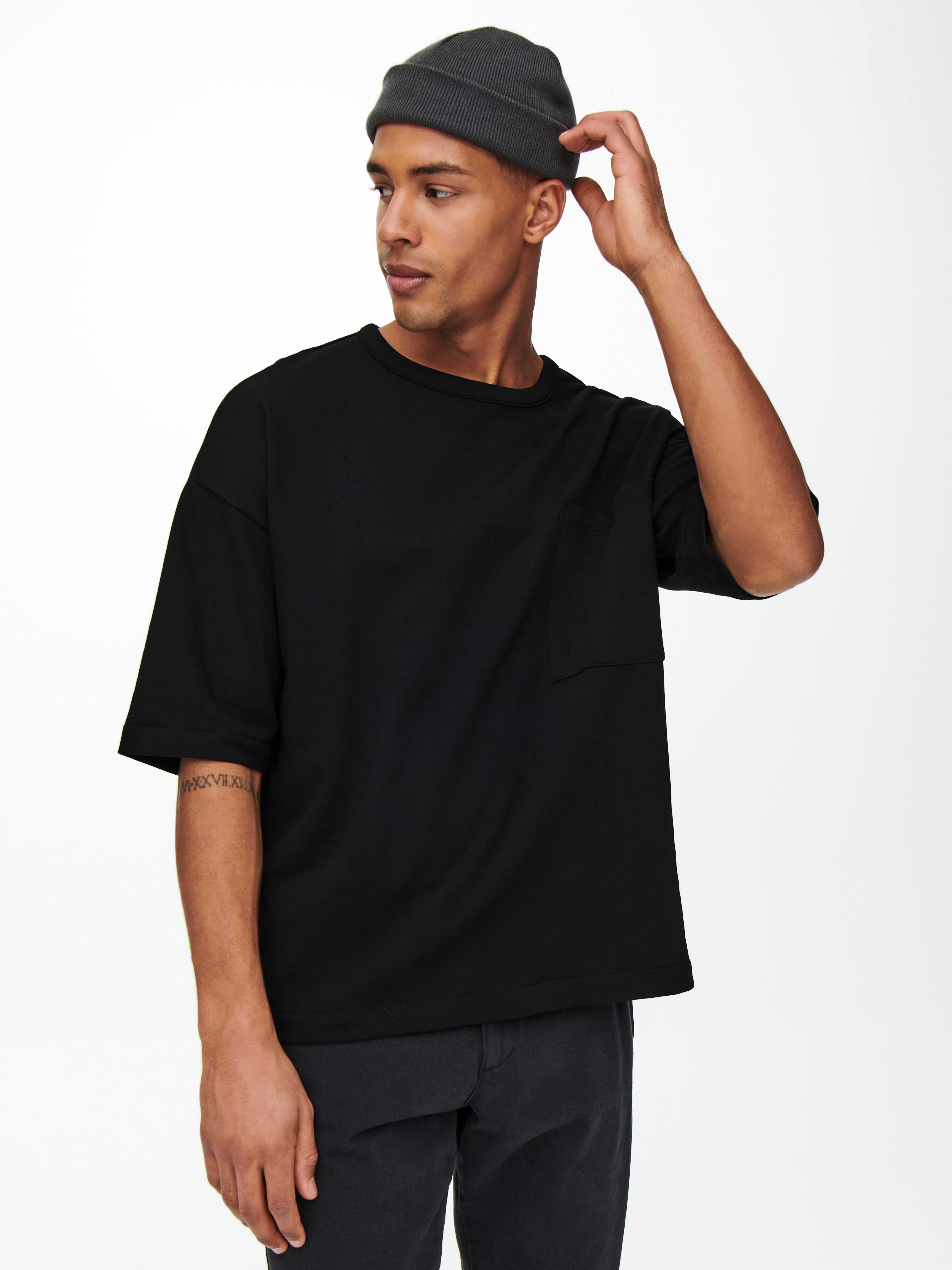 Relaxed Fit O-Neck Sweatshirt | Black 