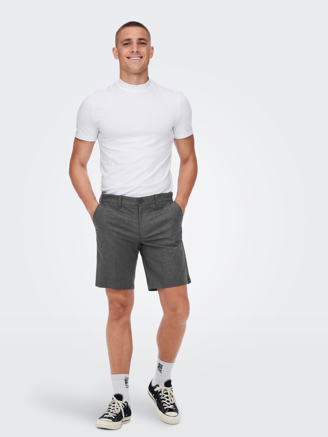 ONLY & SONS Tapered fit Mid waist Shorts -Black - 22022339