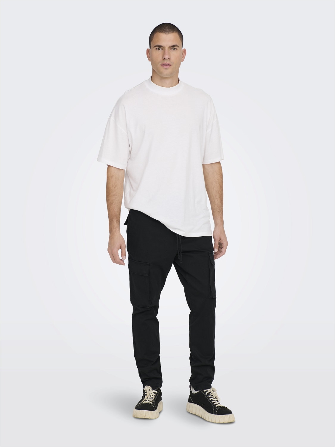 ONLY & SONS Tapered Fit Trousers -Black - 22022366