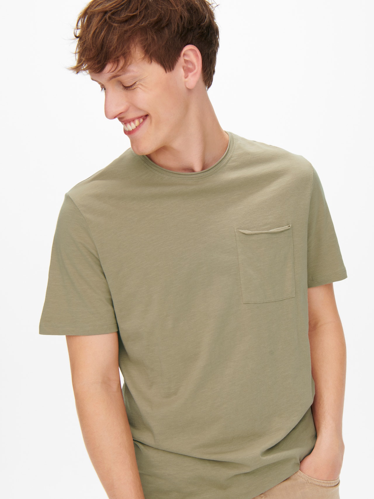 ONLY & SONS O-neck t-shirt with chest pocket -Chinchilla - 22022531