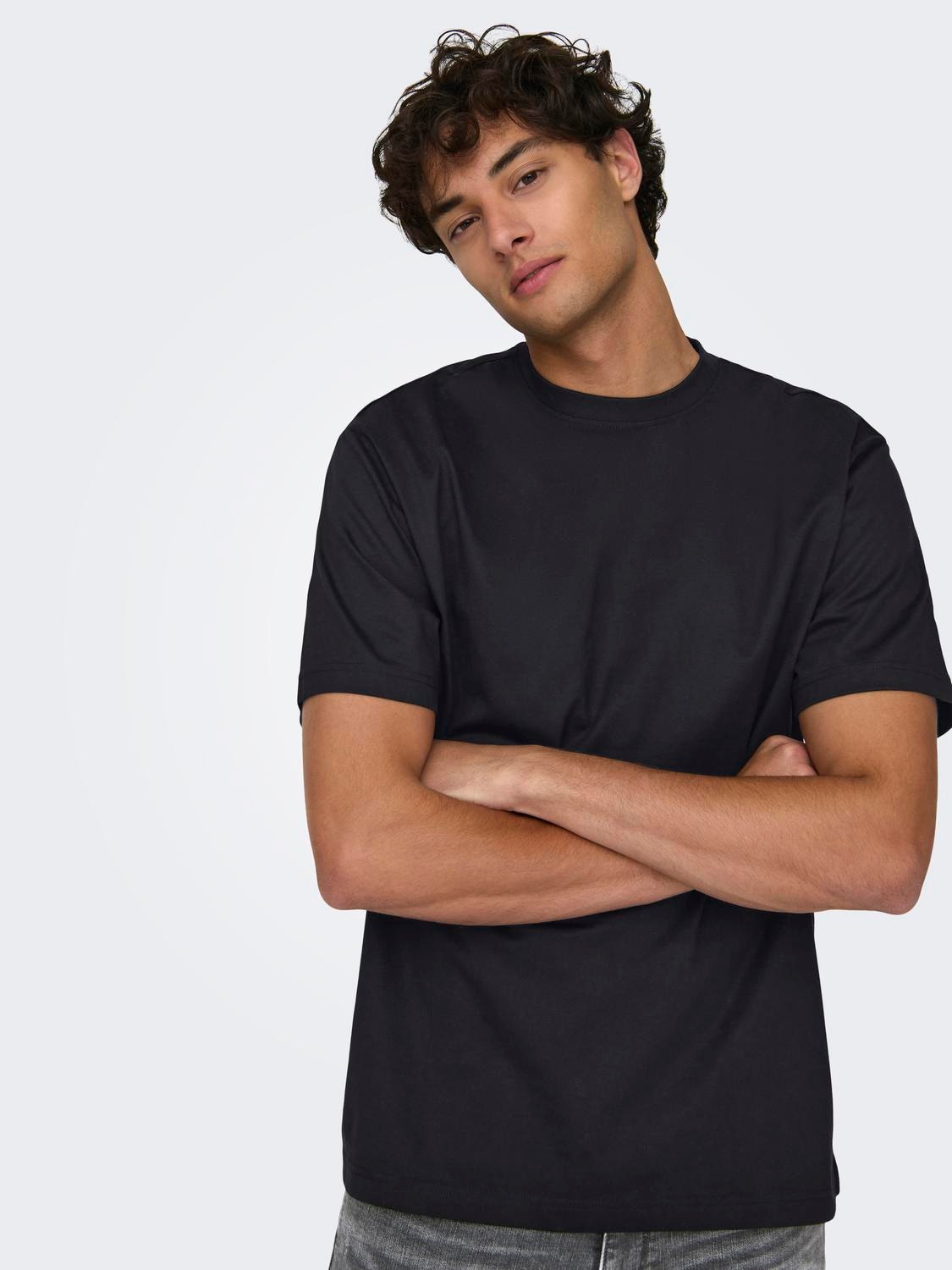 ONLY & SONS Relaxed Fit Round Neck T-Shirt -Black - 22022532
