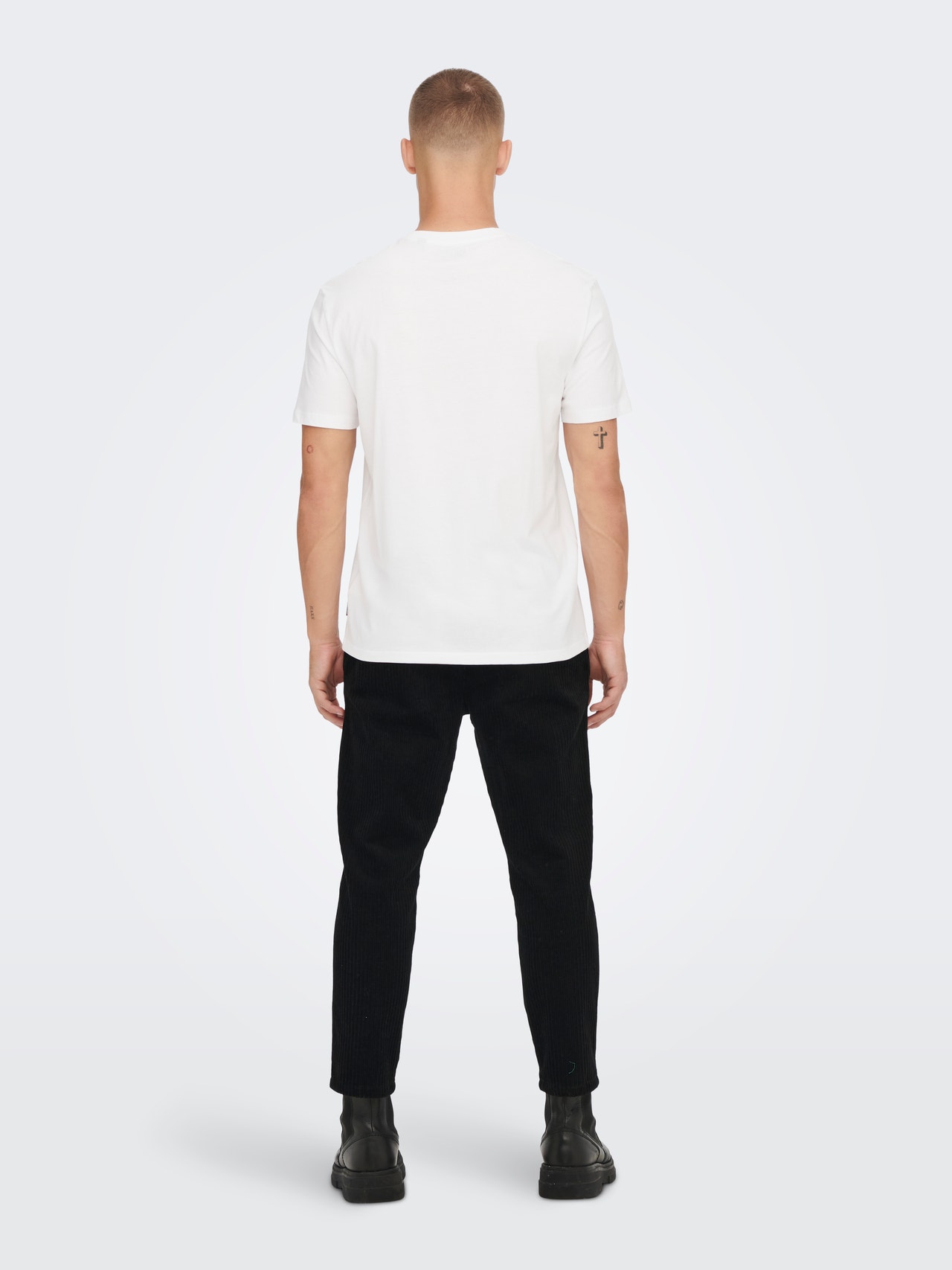 ONLY & SONS Locker geschnitten Rundhals T-Shirt -White - 22023782