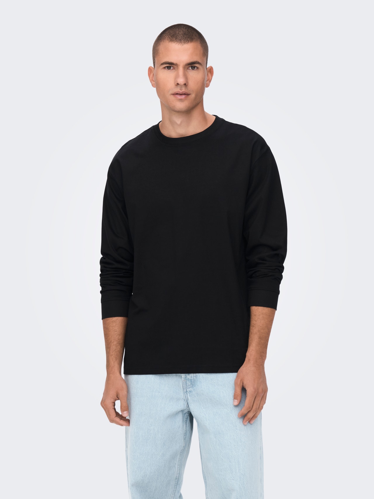 ONLY & SONS Regular Fit Round Neck T-Shirt -Black - 22023810