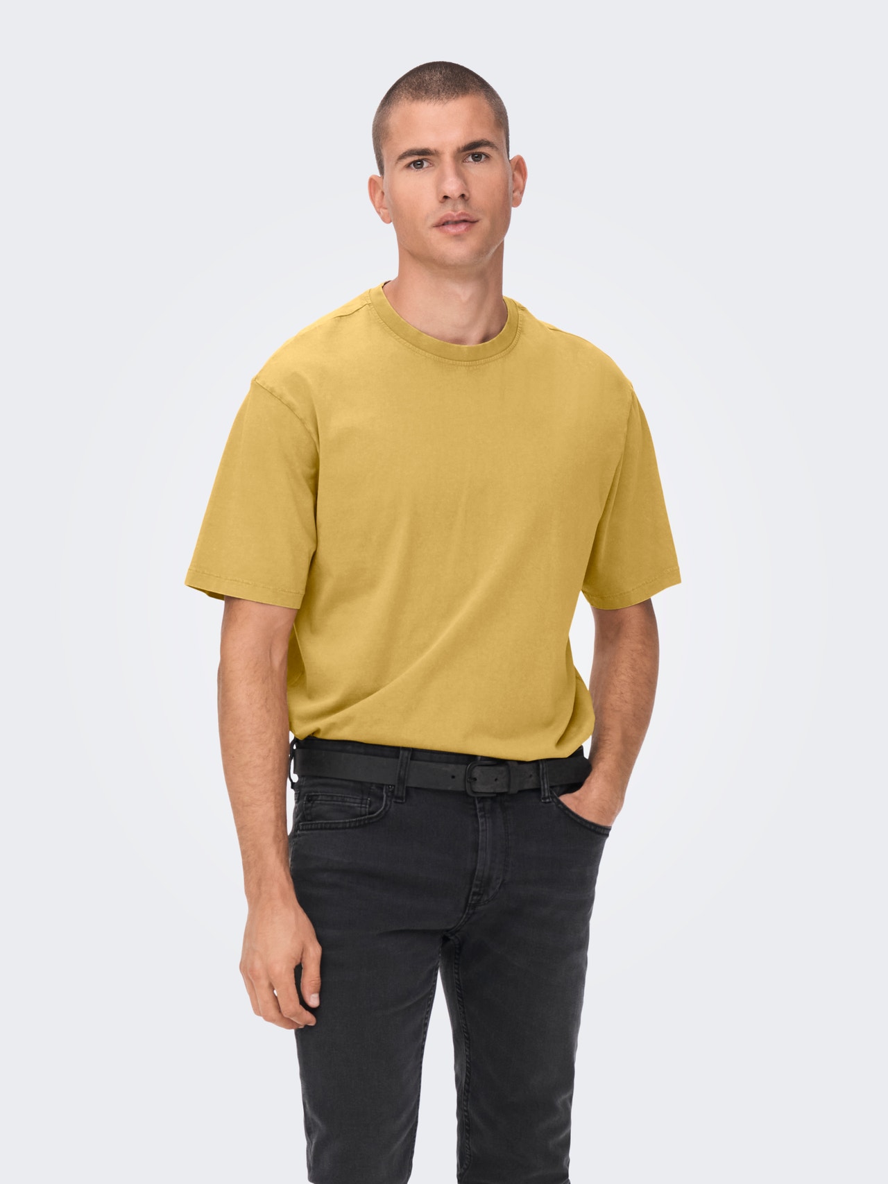 ONLY & SONS Locker geschnitten Rundhals T-Shirt -Harvest Gold - 22024203