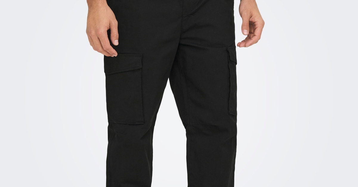 Cargo detailed trousers with 30% discount! | ONLY & SONS®