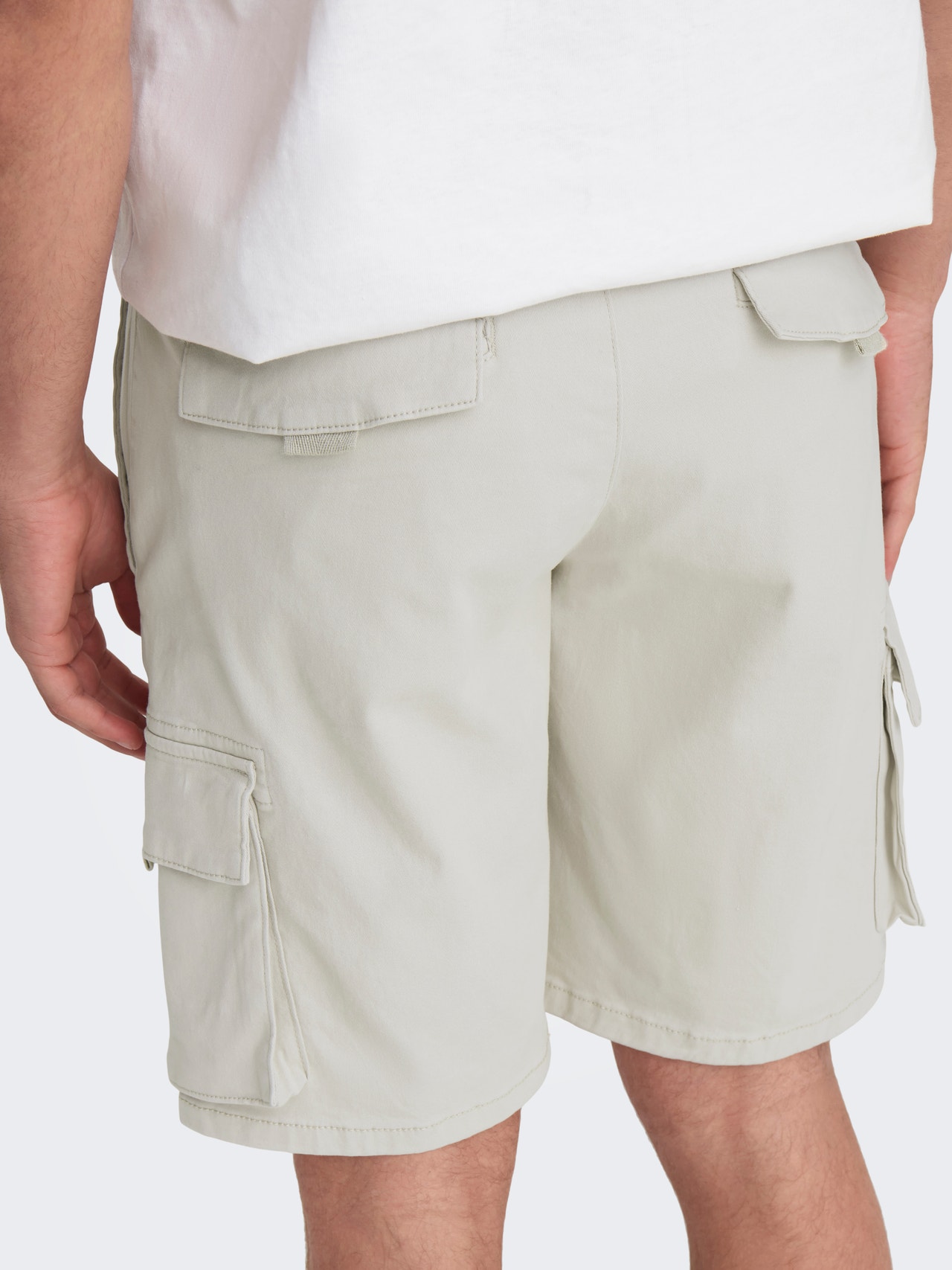 ONLY & SONS Normal geschnitten Mid Rise Shorts -Silver Lining - 22024564