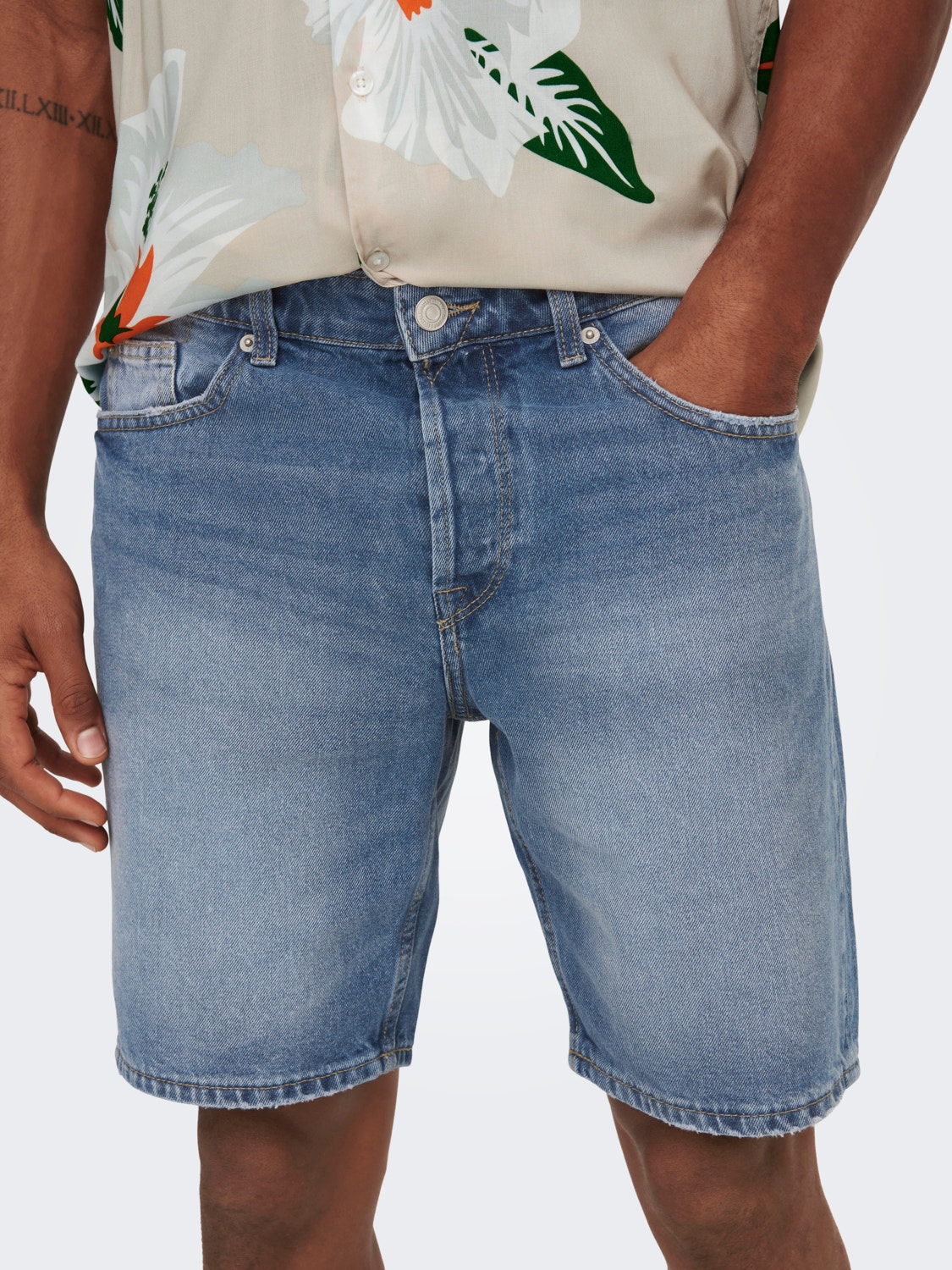 ONLY & SONS Locker geschnitten Mittlere Taille Shorts -Medium Blue Denim - 22024849