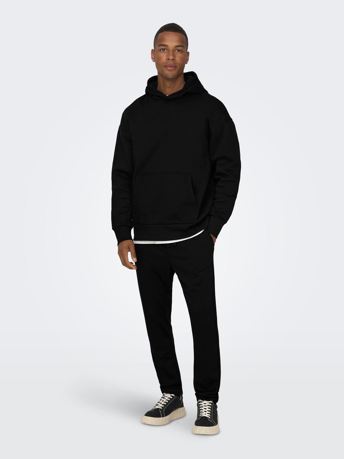 ONLY & SONS Relaxed fit hoodie -Black - 22026661