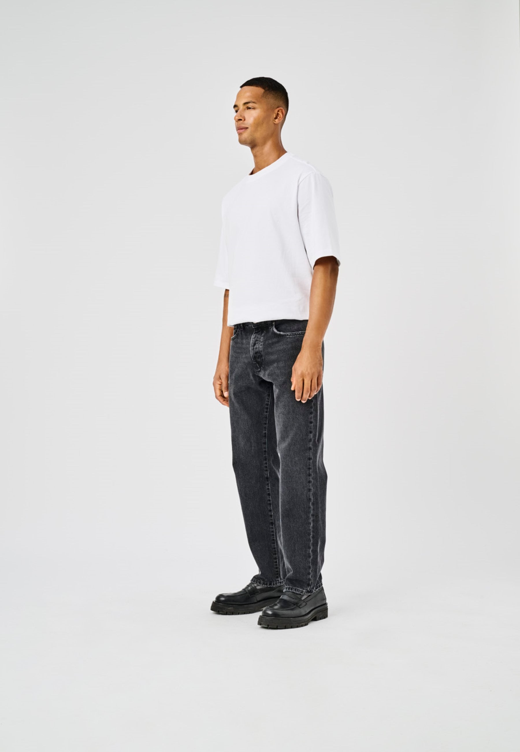 ONSEDGE Mid rise Straight Fit Jeans | Black | ONLY & SONS®