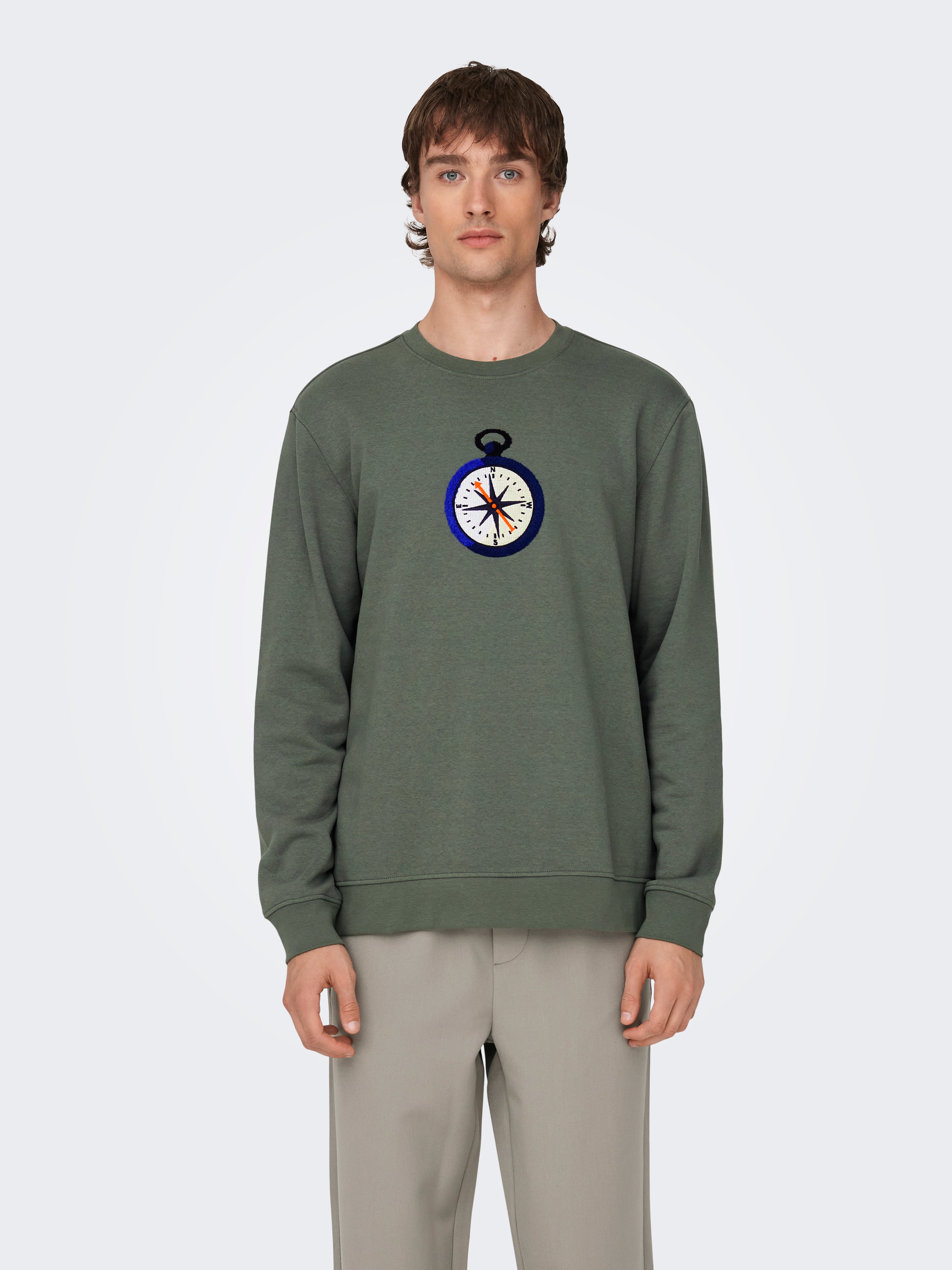 スウェット・トレーナー GREY COTTON SWEATSHIRT Gildan Heavy Blend™ Crewneck Sweatshirt | Product | SanMar