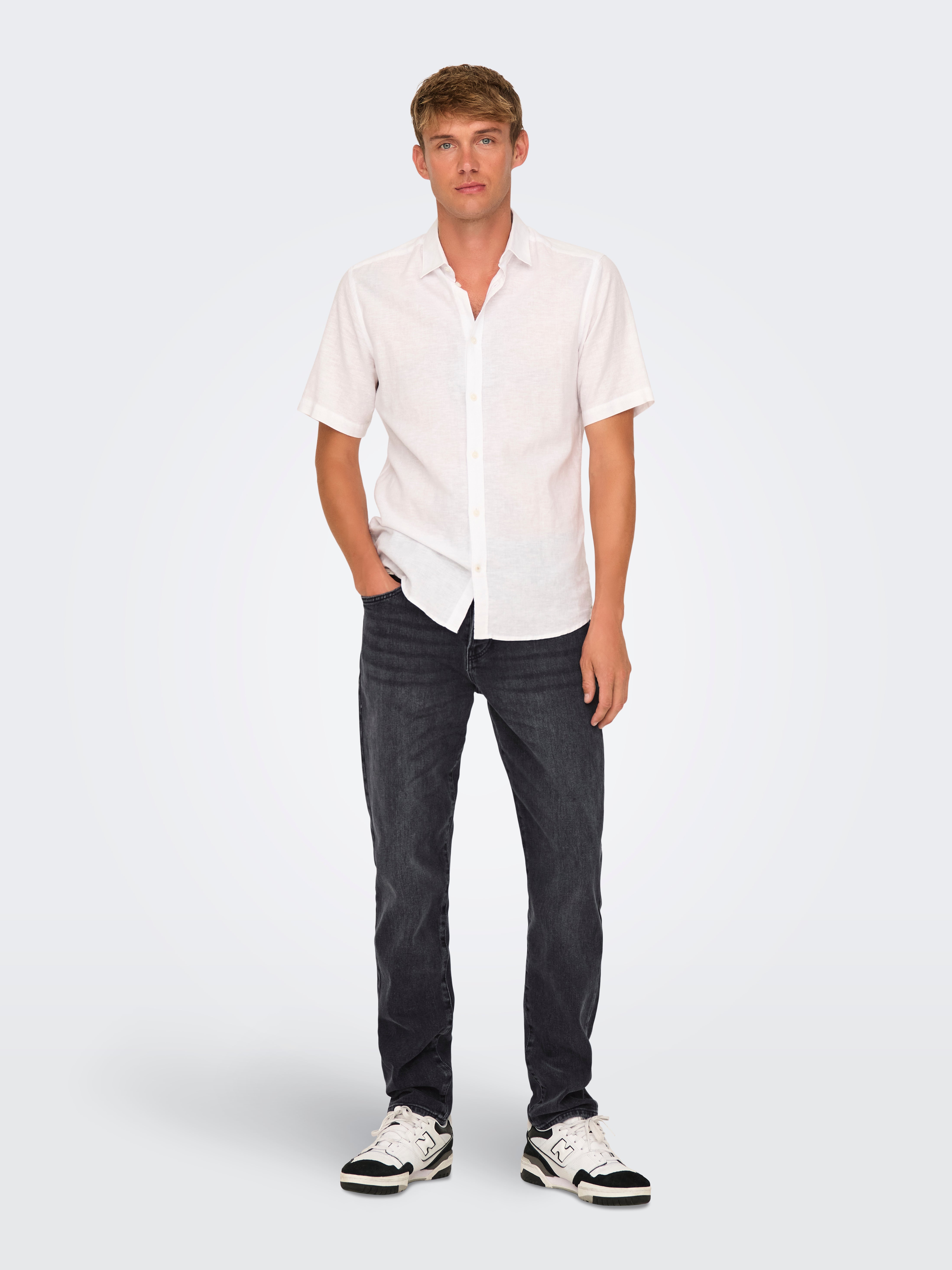 ONSYOKE Mid waist Tapered Fit Jeans | Black | ONLY & SONS®