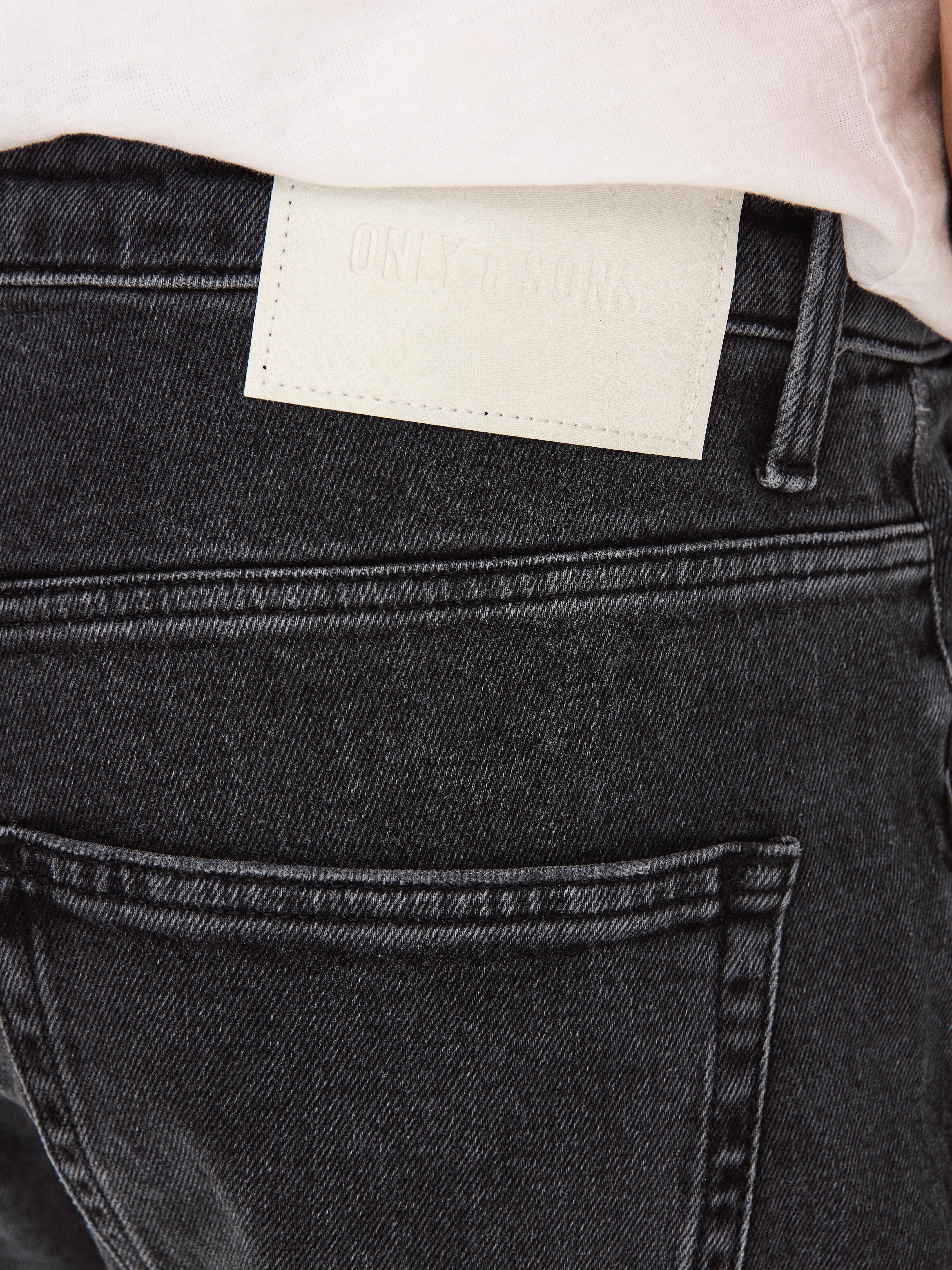 ONSYOKE Mid waist Tapered Fit Jeans | Black | ONLY & SONS®