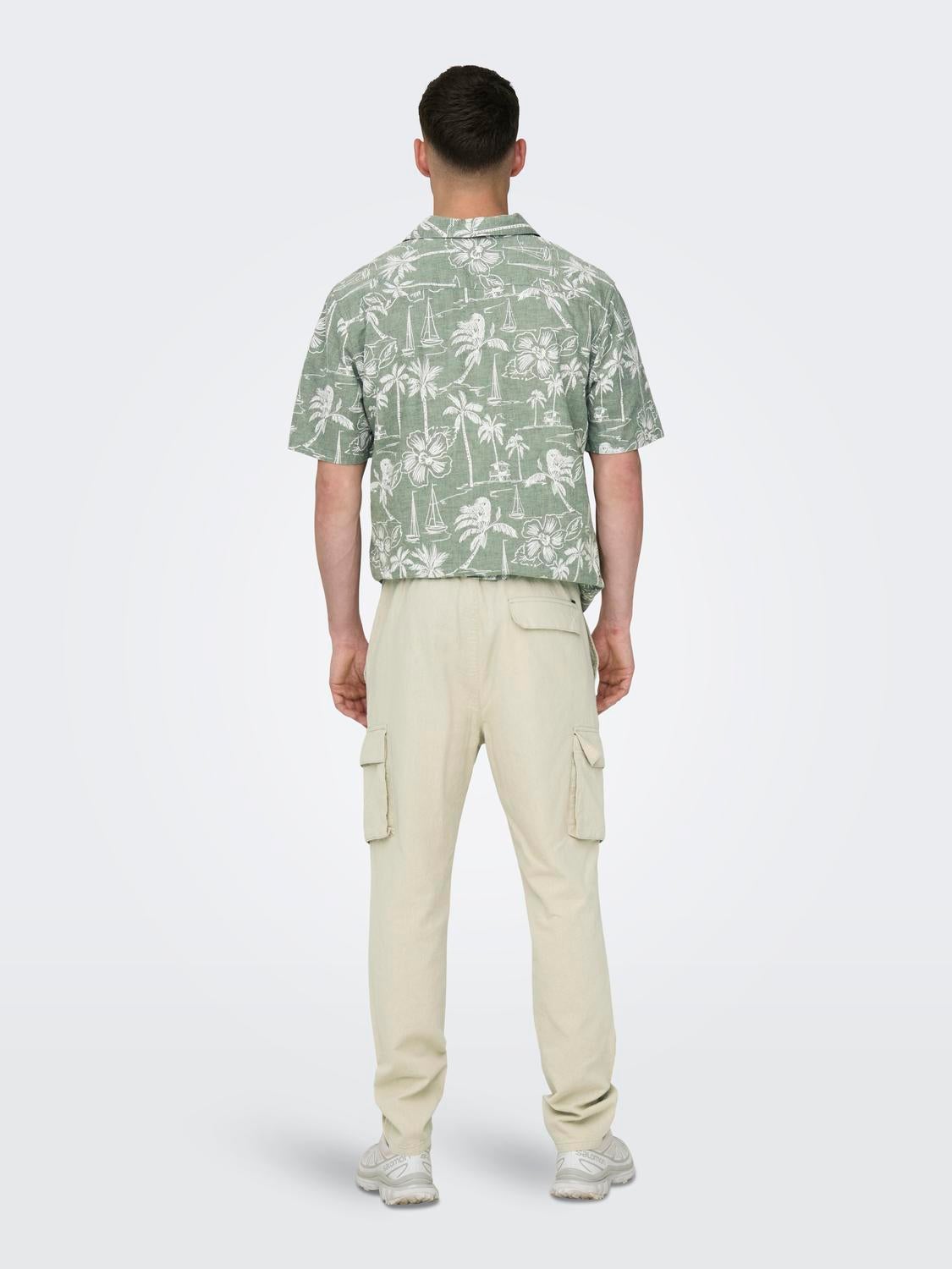 ONSLINUS Tapered Fit Cargo trousers | Light Grey | ONLY & SONS®