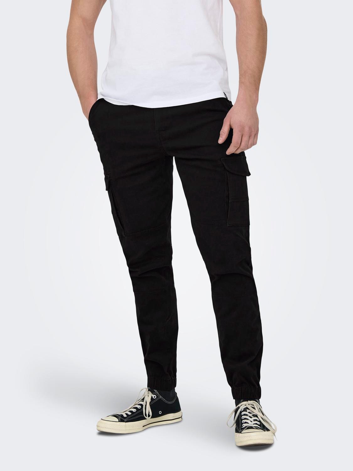 ONLY & SONS Tapered Fit Trousers -Black - 22028434