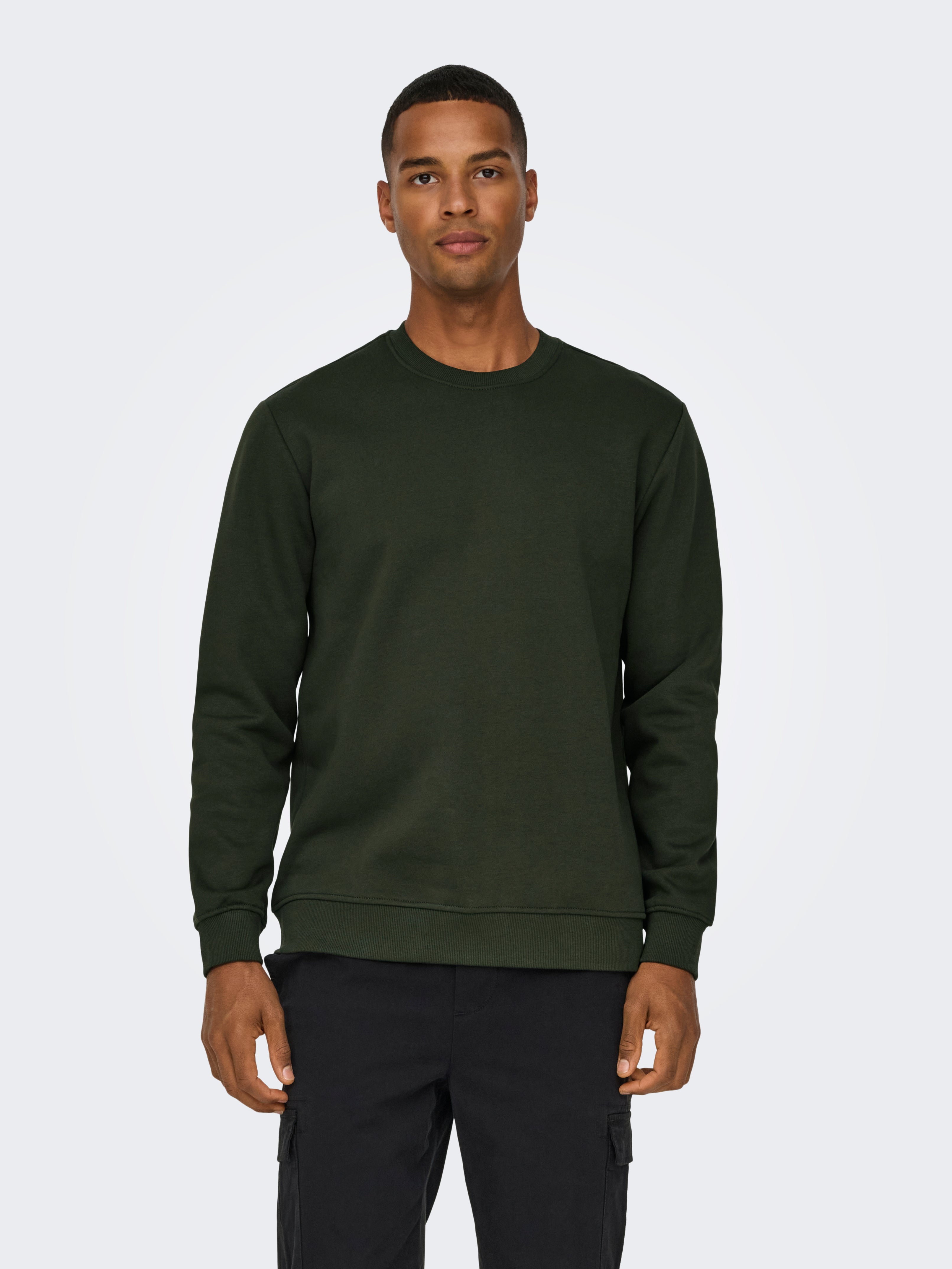 Sweatshirts for Men: Red, Blue & More | ONLY & SONS Sweatshirts for Men: Red, Blue & More | ONLY & SONS