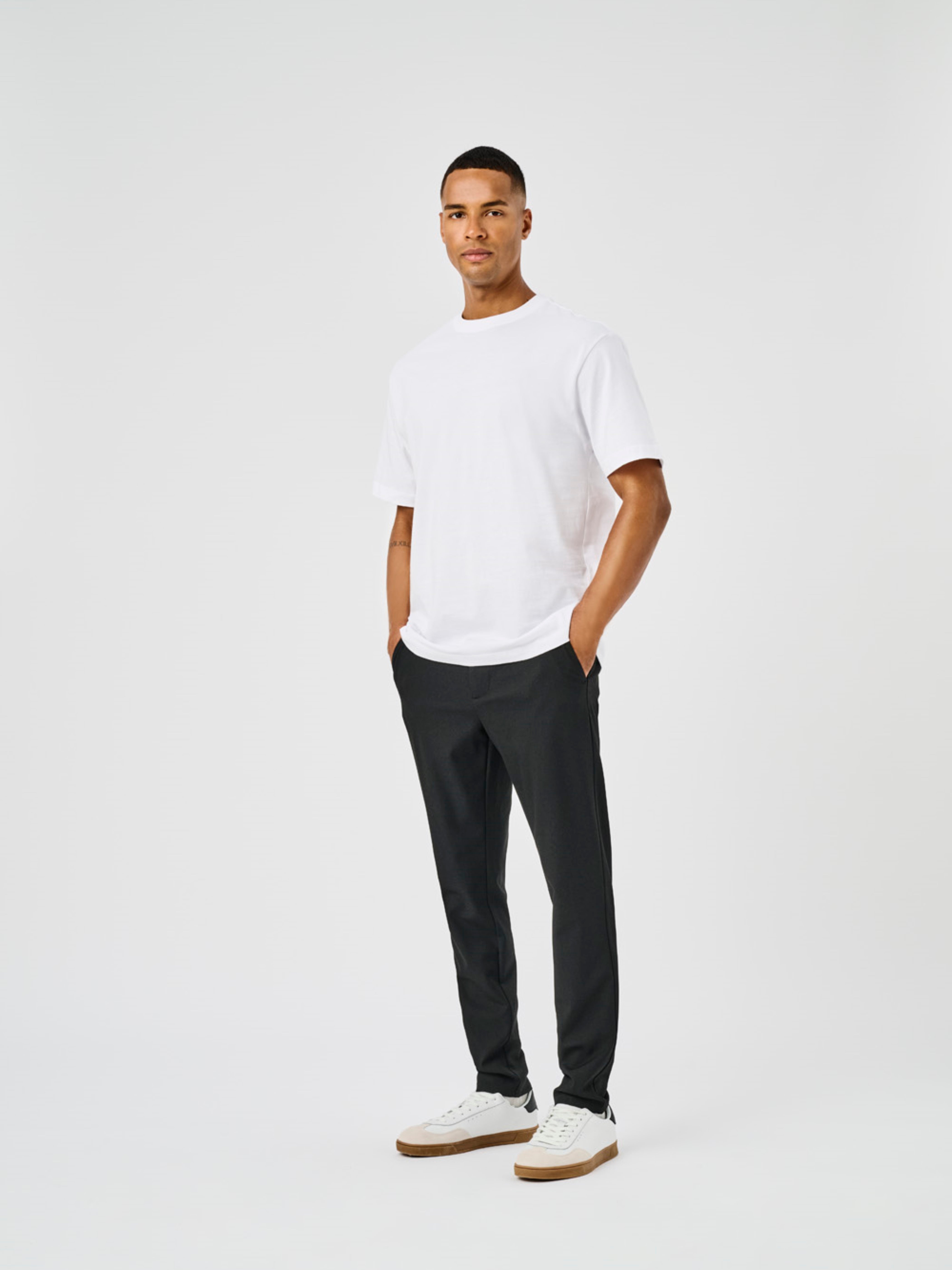 ONSBRAD Slim Fit Trousers | Black | ONLY & SONS®