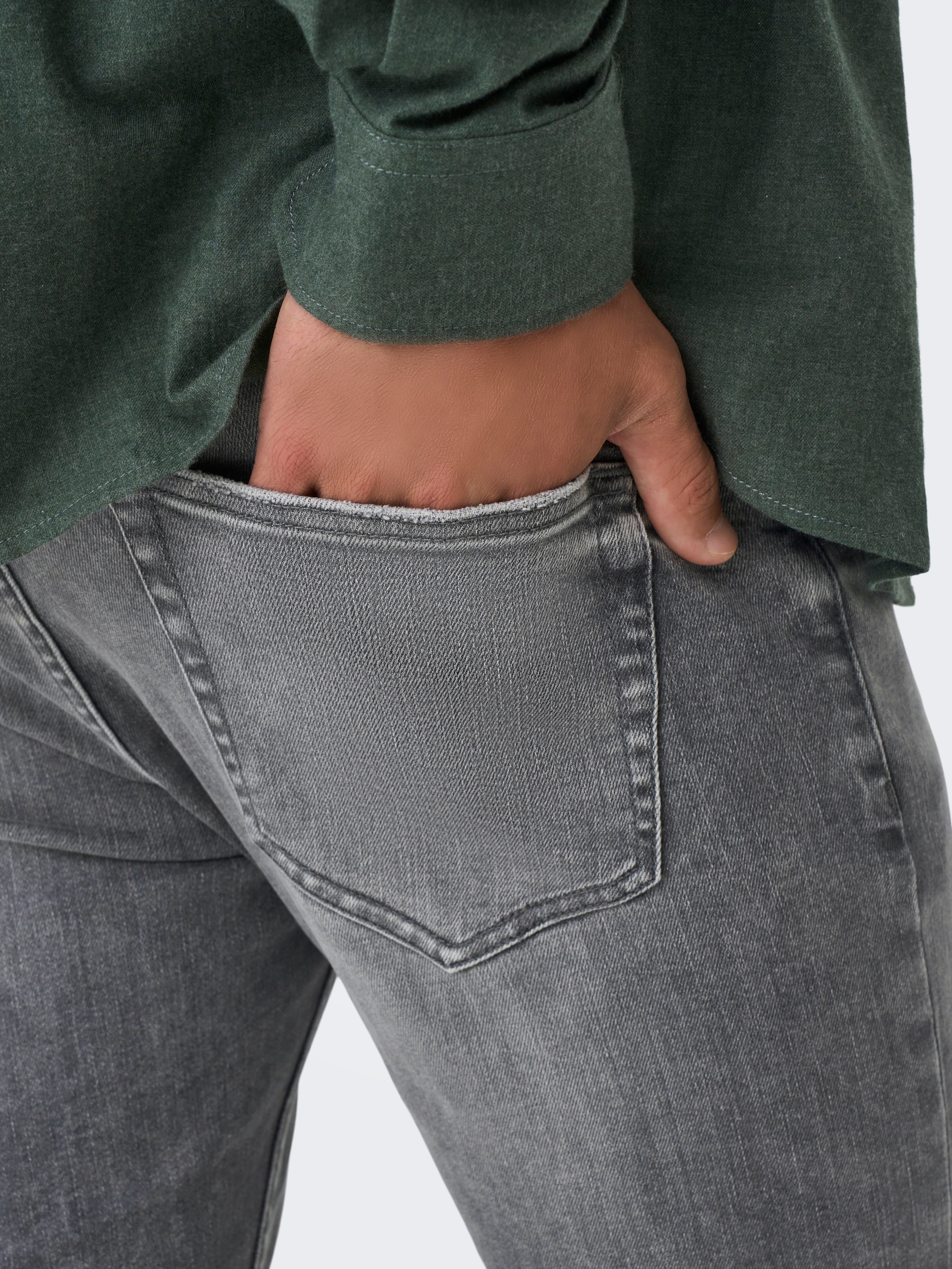 ONSWARP Low rise Skinny Fit Jeans | Medium Grey | ONLY & SONS® ONSWARP Low rise Skinny Fit Jeans | Medium Grey | ONLY & SONS®