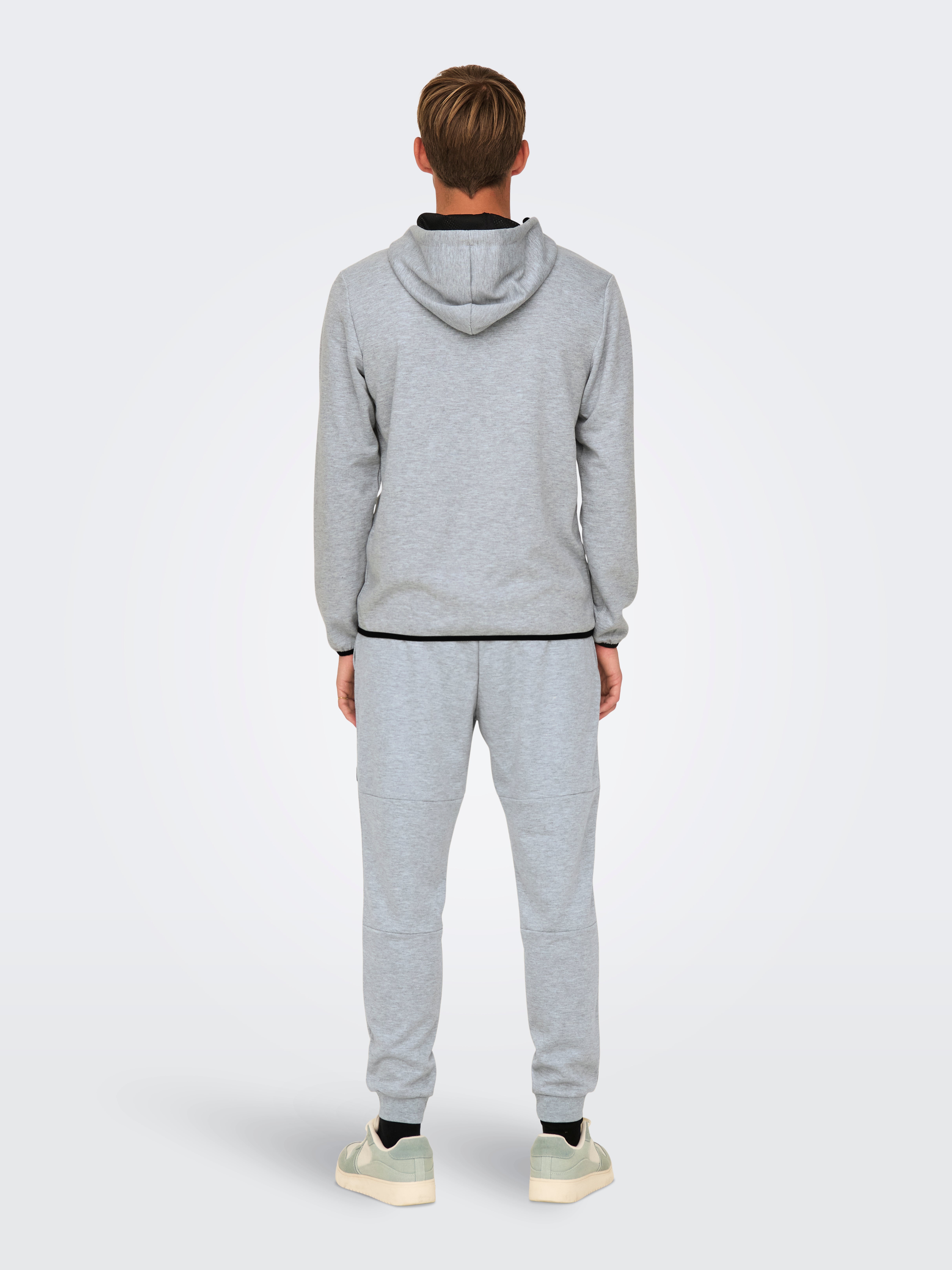 ONSLIAM Sweatshirt | Light Grey | ONLY & SONS®